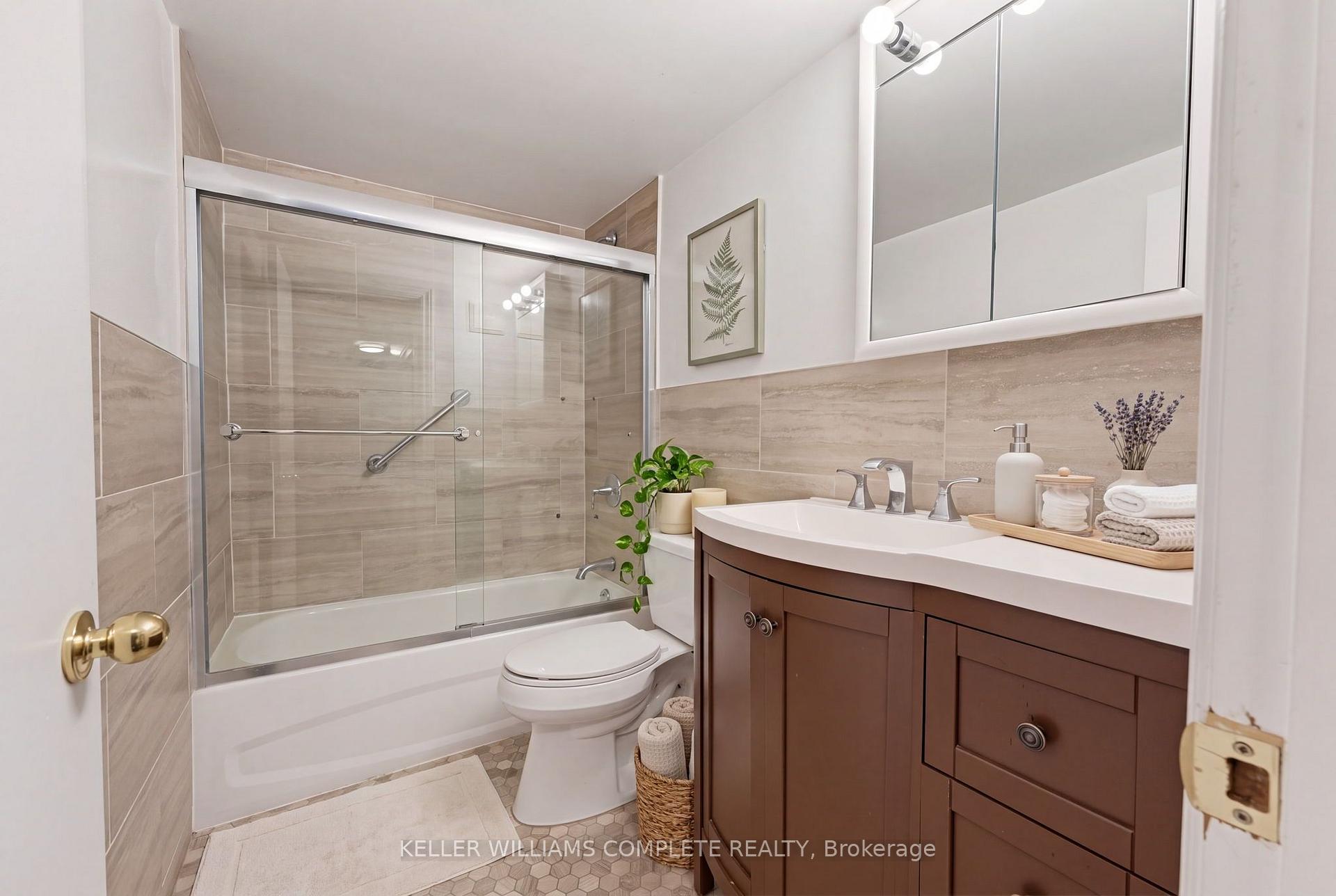 Photo 17 of Unit 210, 11 Woodman Drive S, Hamilton, Corman — HOMEH
