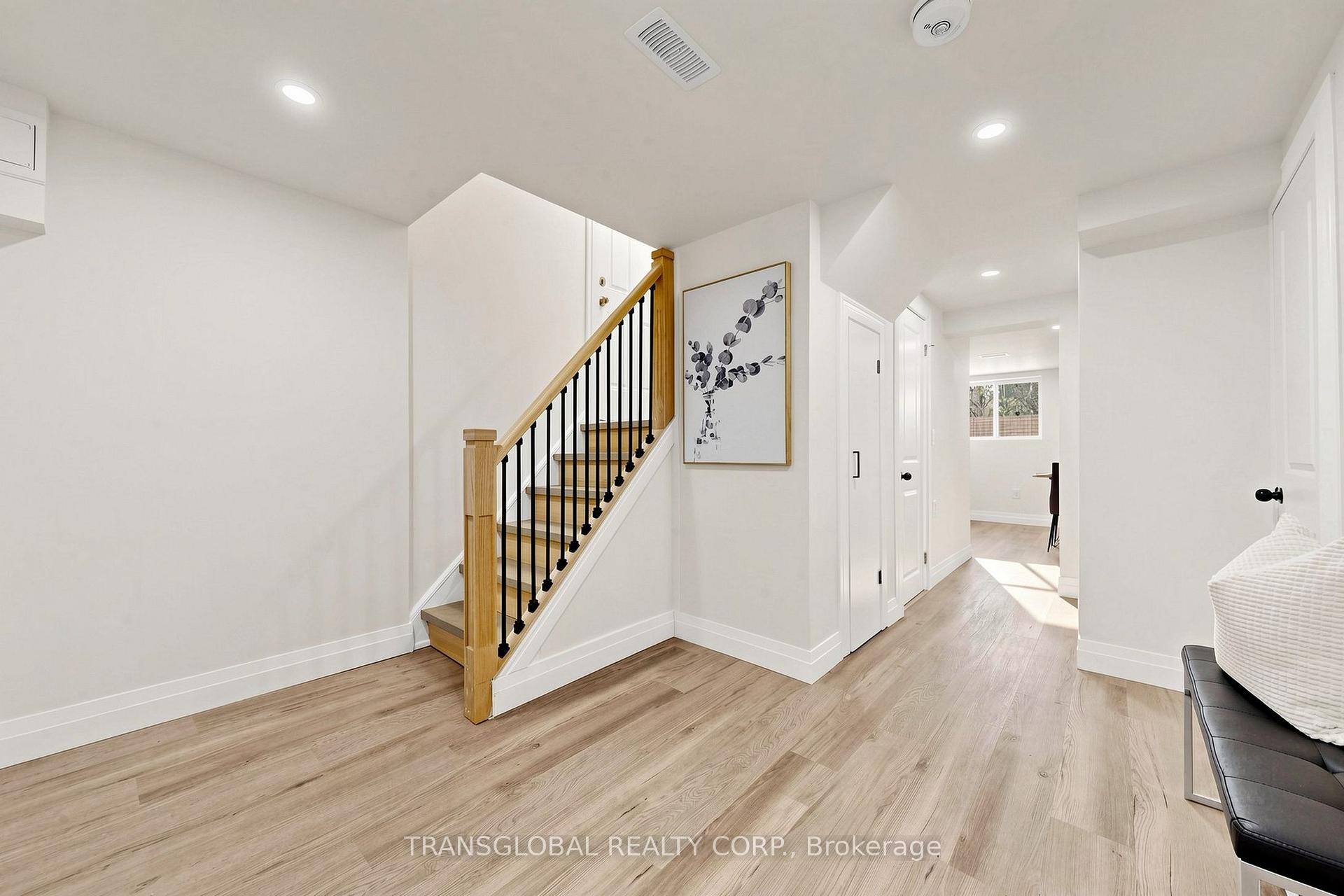 Photo 14 of 10 Anticosti Drive, Scarborough, Bendale — HOMEH