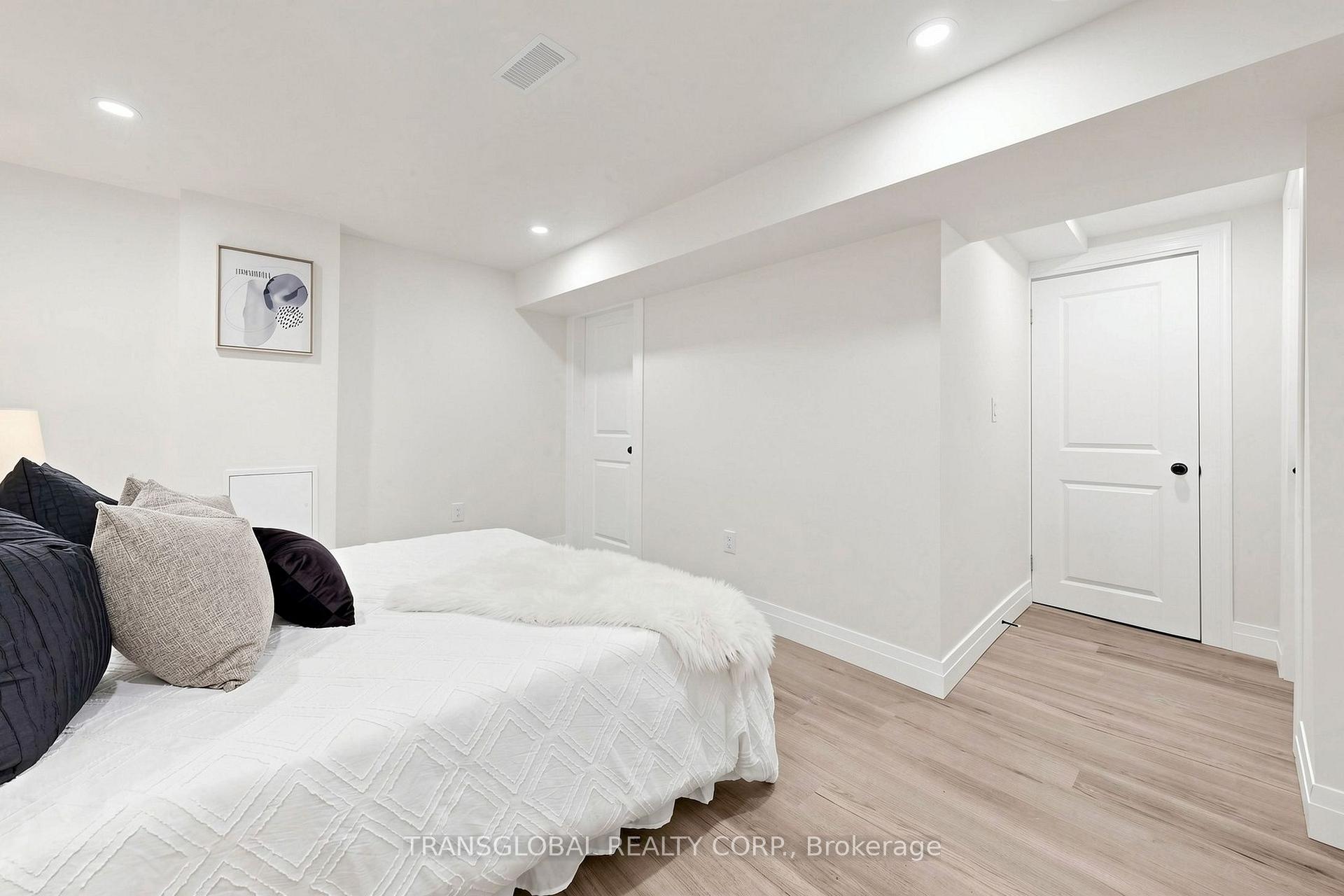Photo 26 of 10 Anticosti Drive, Scarborough, Bendale — HOMEH