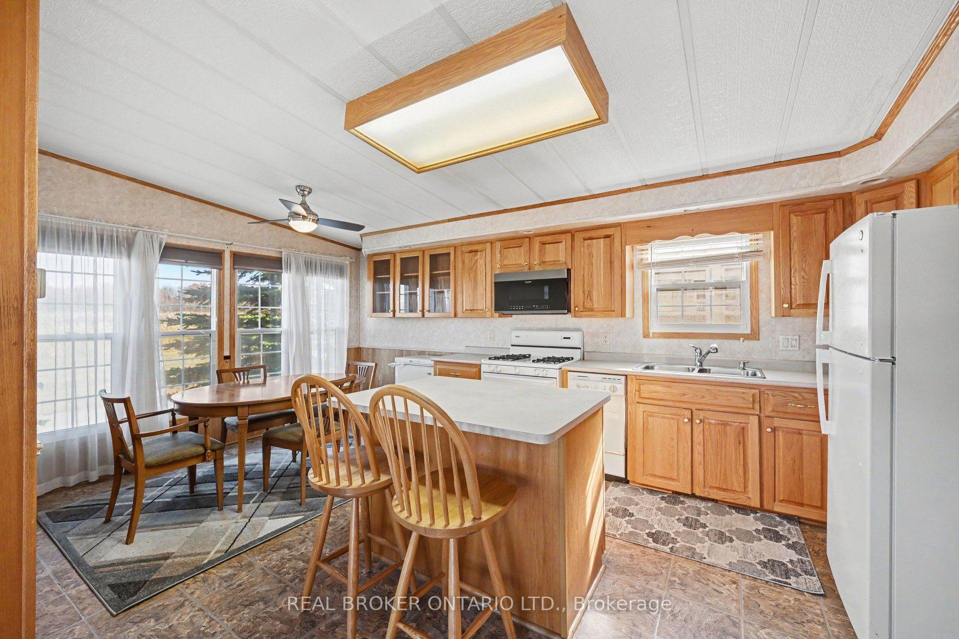Photo 5 of 13 Du Lac Private, Ottawa, Remainder of Stittsville & Area — HOMEH