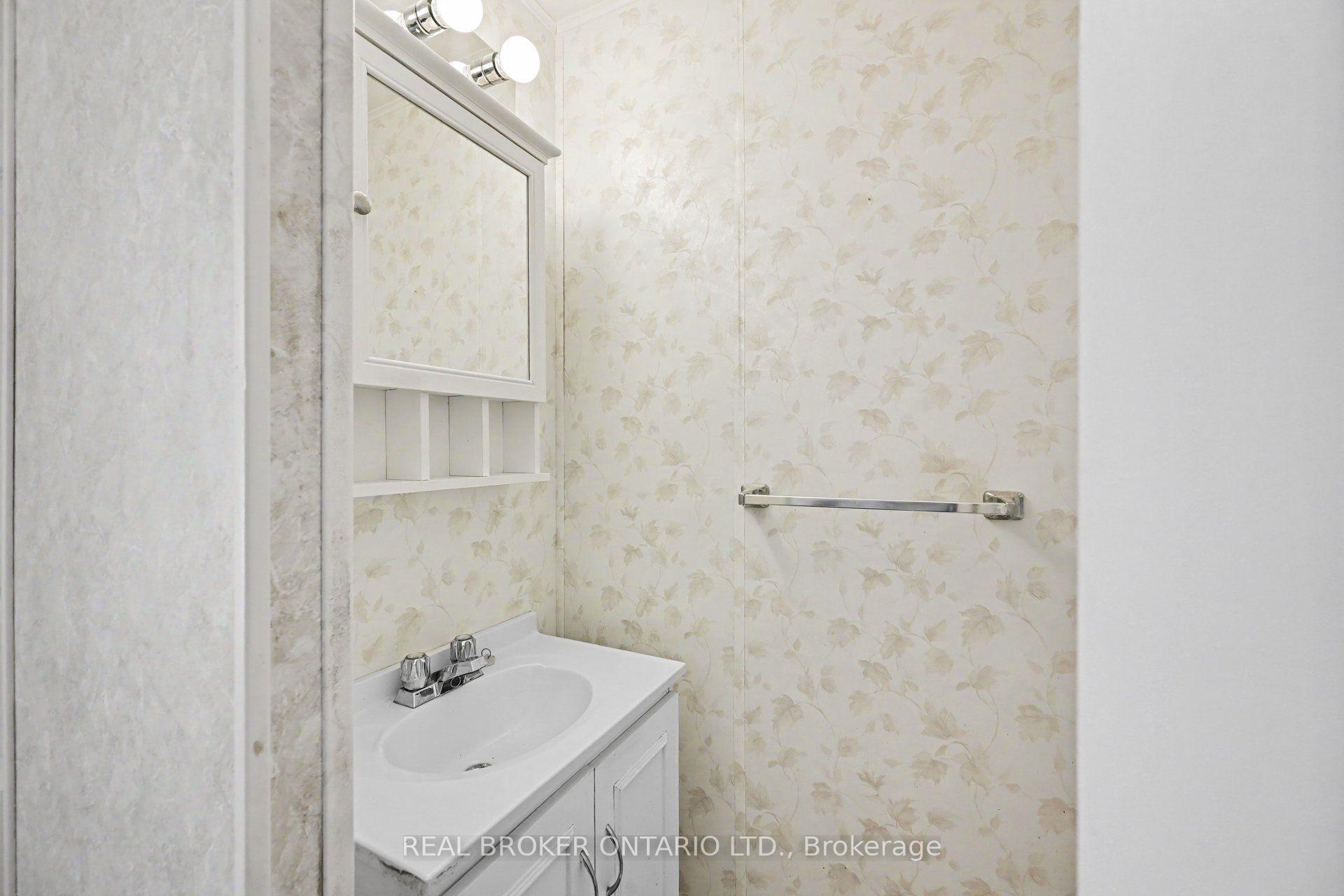 Photo 10 of 13 Du Lac Private, Ottawa, Remainder of Stittsville & Area — HOMEH