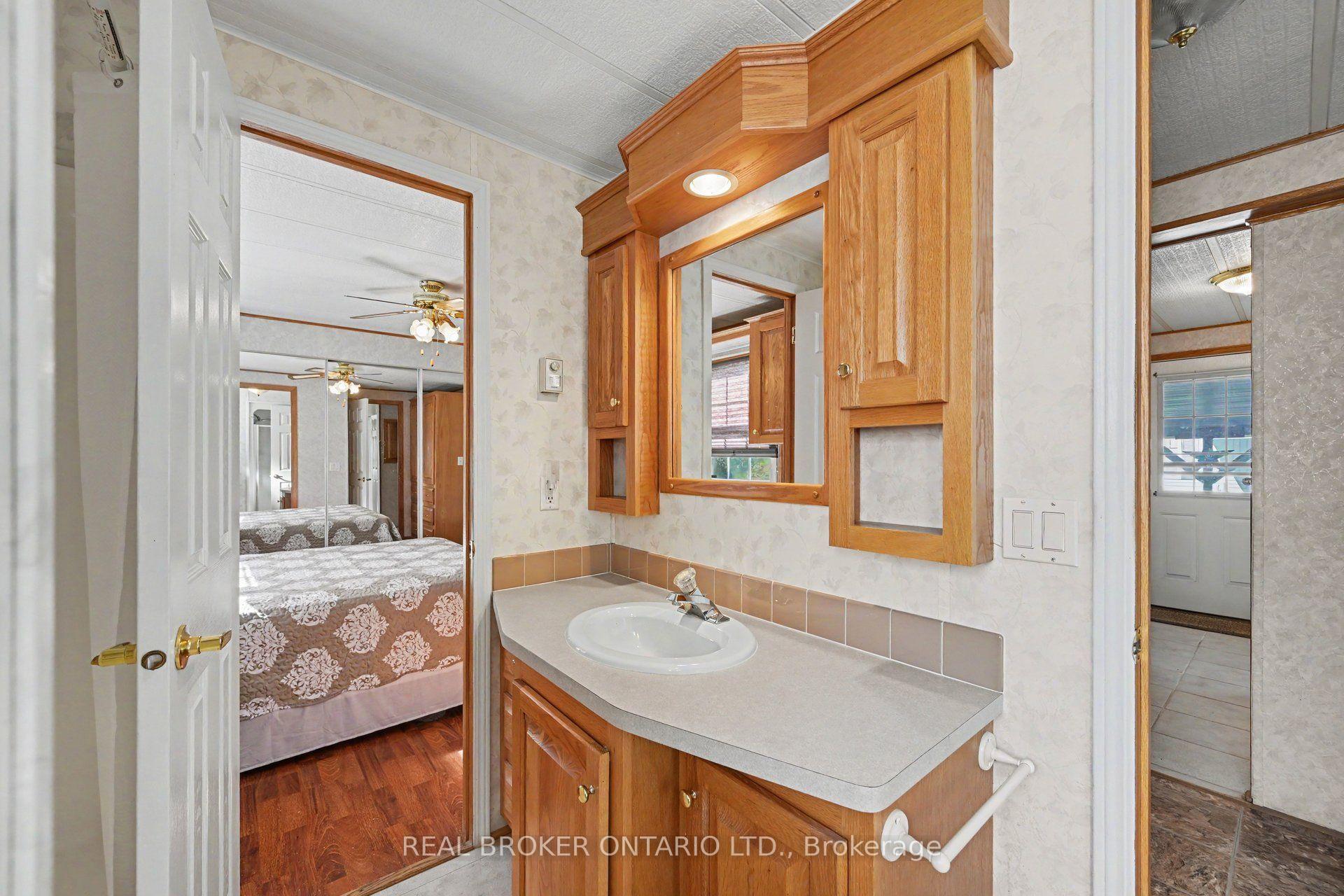 Photo 15 of 13 Du Lac Private, Ottawa, Remainder of Stittsville & Area — HOMEH