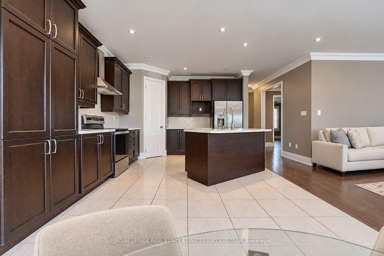 Photo 13 of 1684 Finkle Drive, Oshawa, Taunton — HOMEH