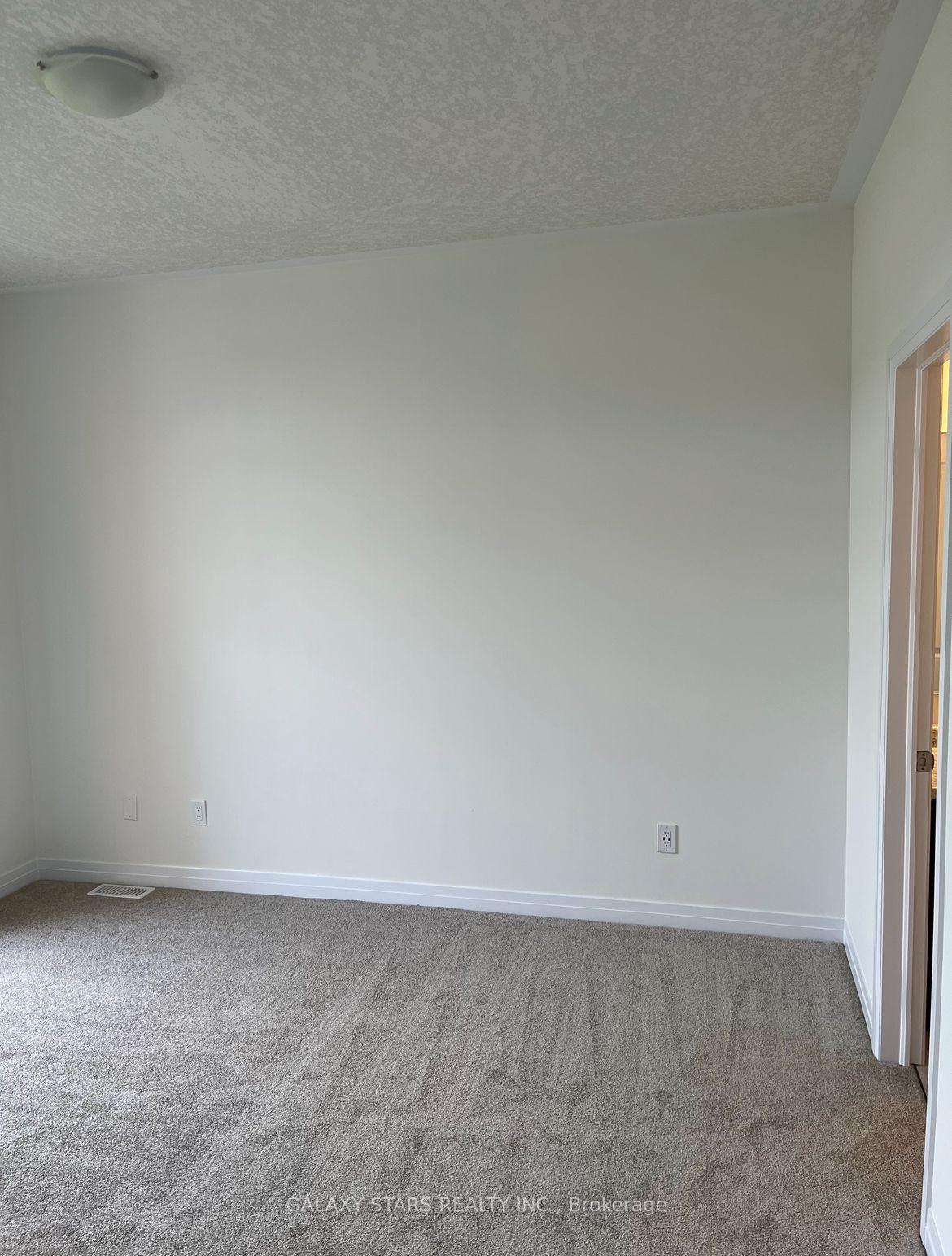 Photo 6 of Unit 44, 142 Foamflower Place, Waterloo, Columbia Forest/Clair Hills — HOMEH