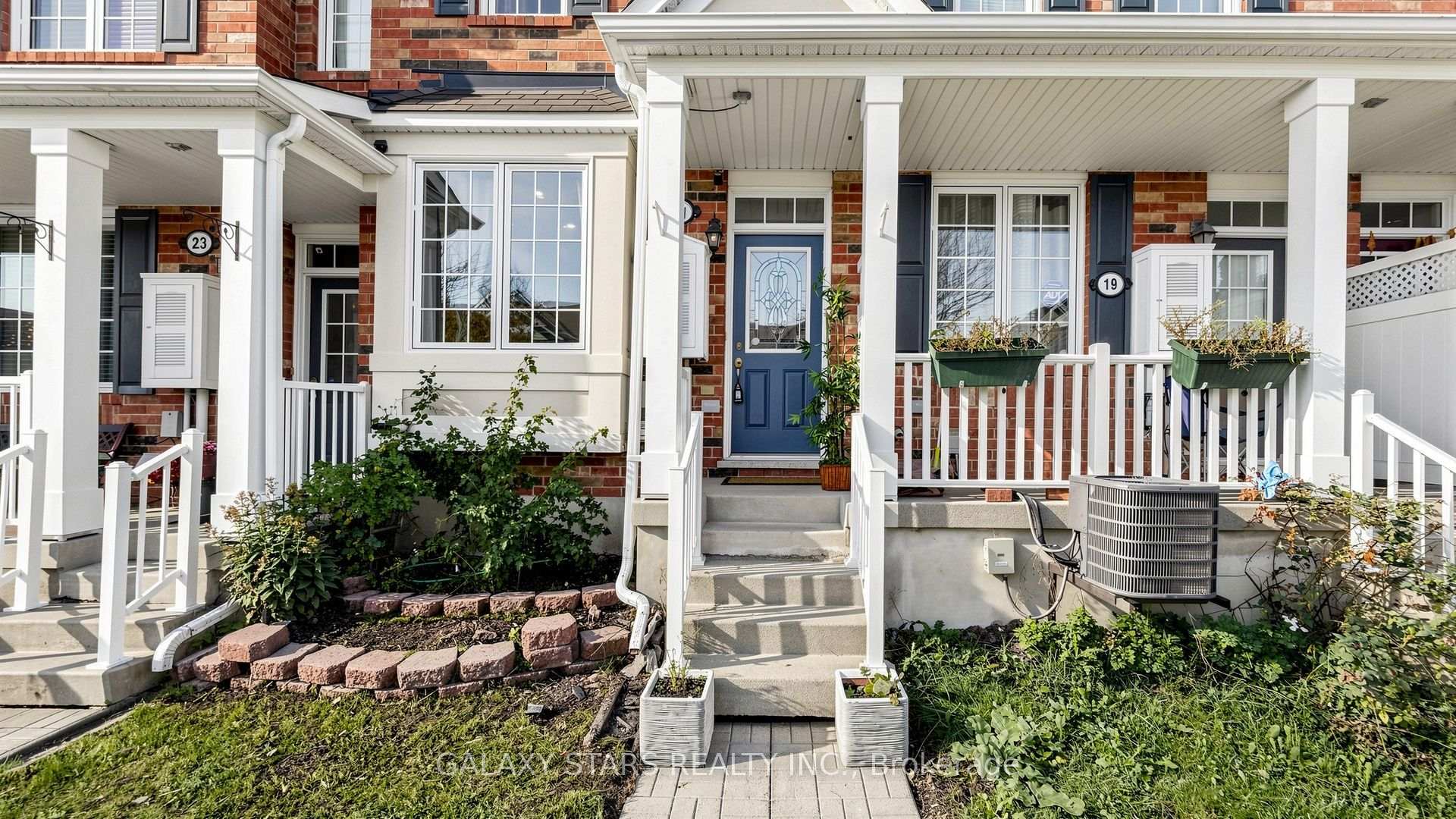Photo 2 of 21 Cheetah Crescent, Scarborough, Rouge — HOMEH