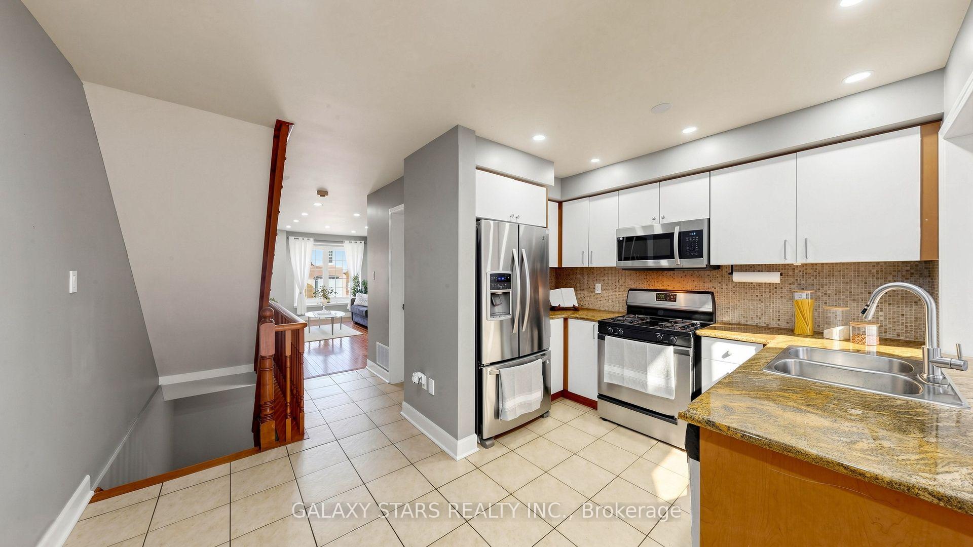 Photo 10 of 21 Cheetah Crescent, Scarborough, Rouge — HOMEH
