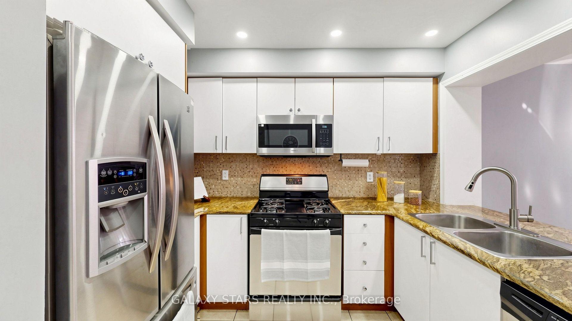 Photo 12 of 21 Cheetah Crescent, Scarborough, Rouge — HOMEH