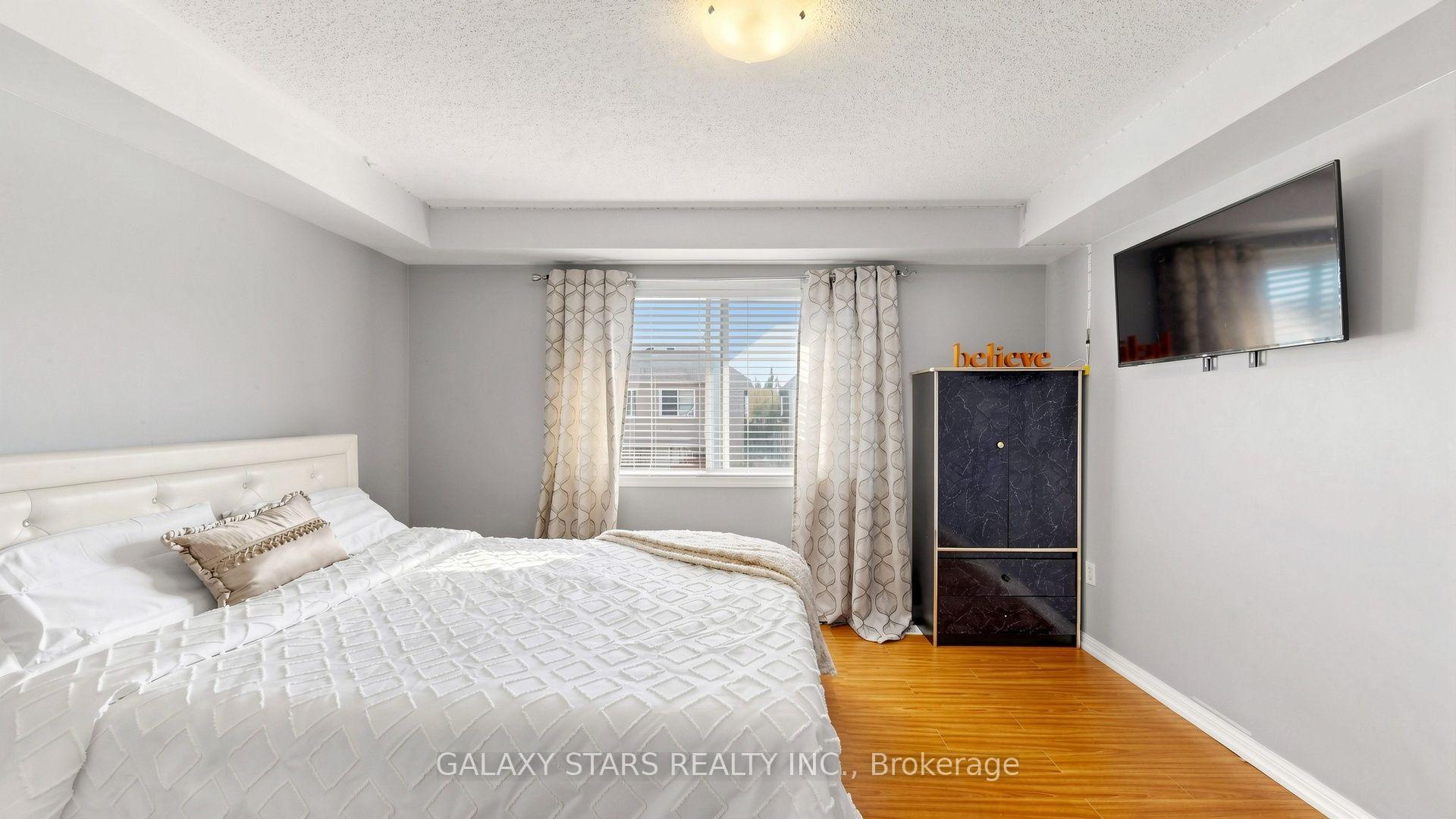 Photo 23 of 21 Cheetah Crescent, Scarborough, Rouge — HOMEH