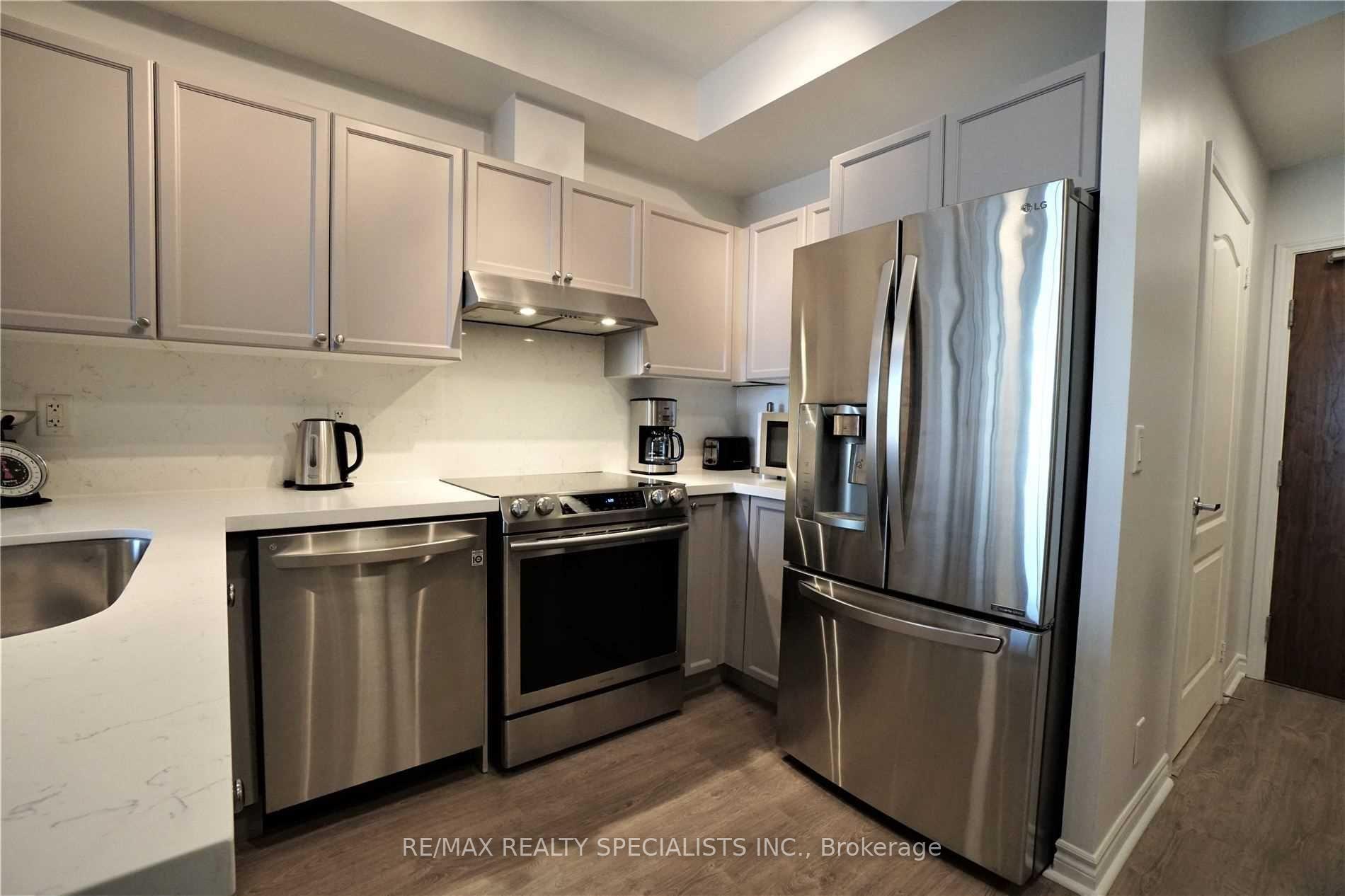 Photo 4 of Unit 2207, 33 Elm Drive, Mississauga, City Centre — HOMEH