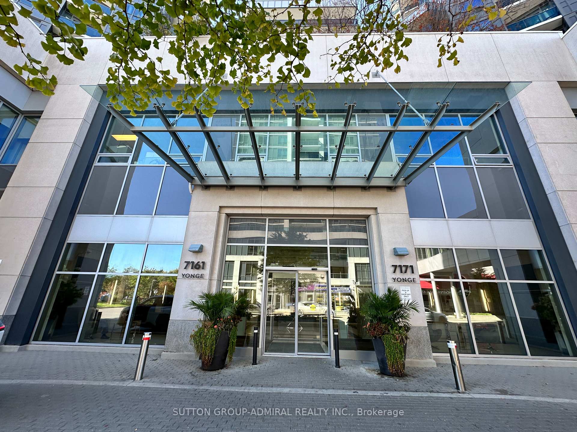 Photo 2 of Unit 1728, 7161 Yonge Street, Markham, Thornhill — HOMEH
