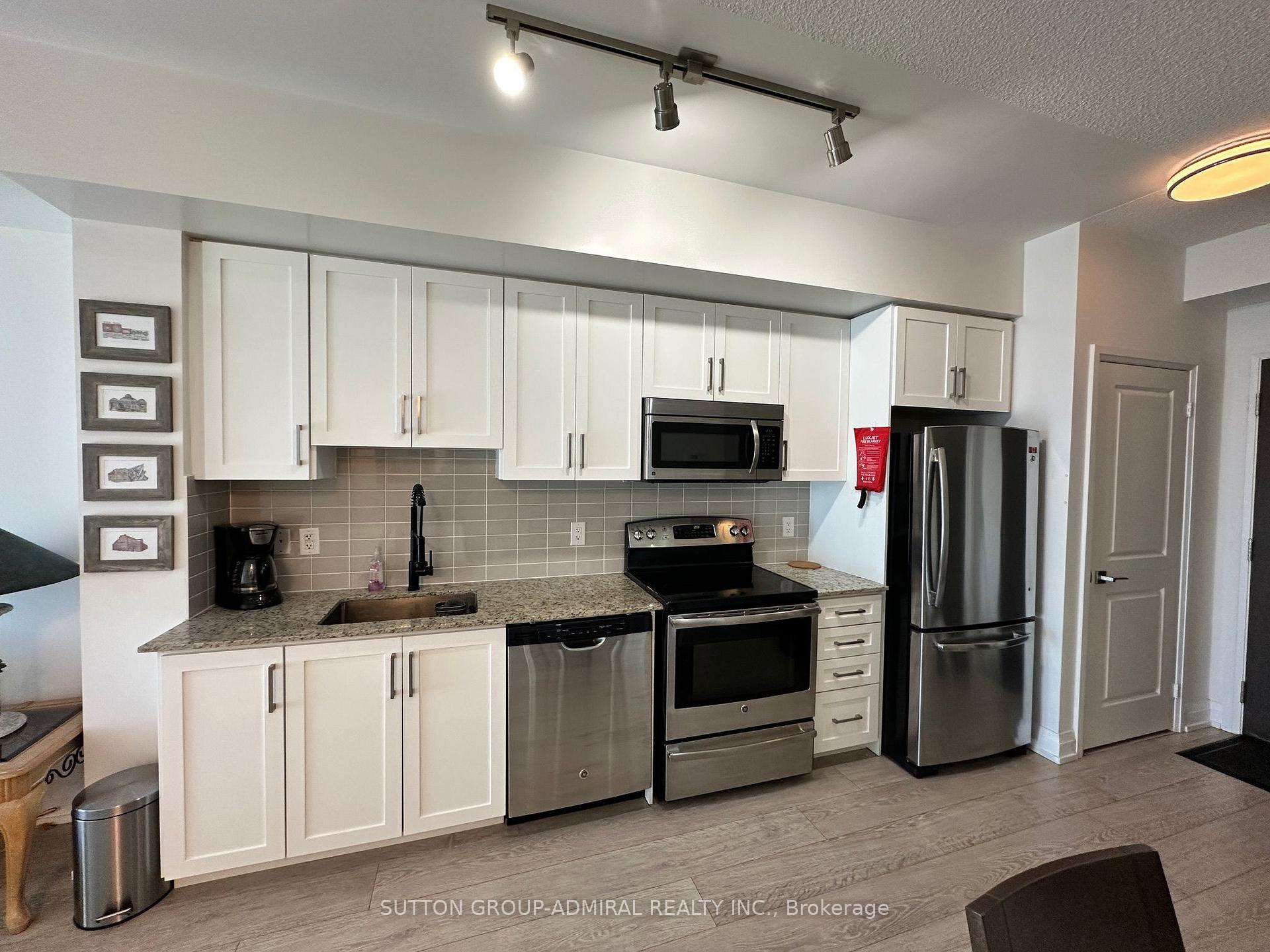 Photo 6 of Unit 1728, 7161 Yonge Street, Markham, Thornhill — HOMEH