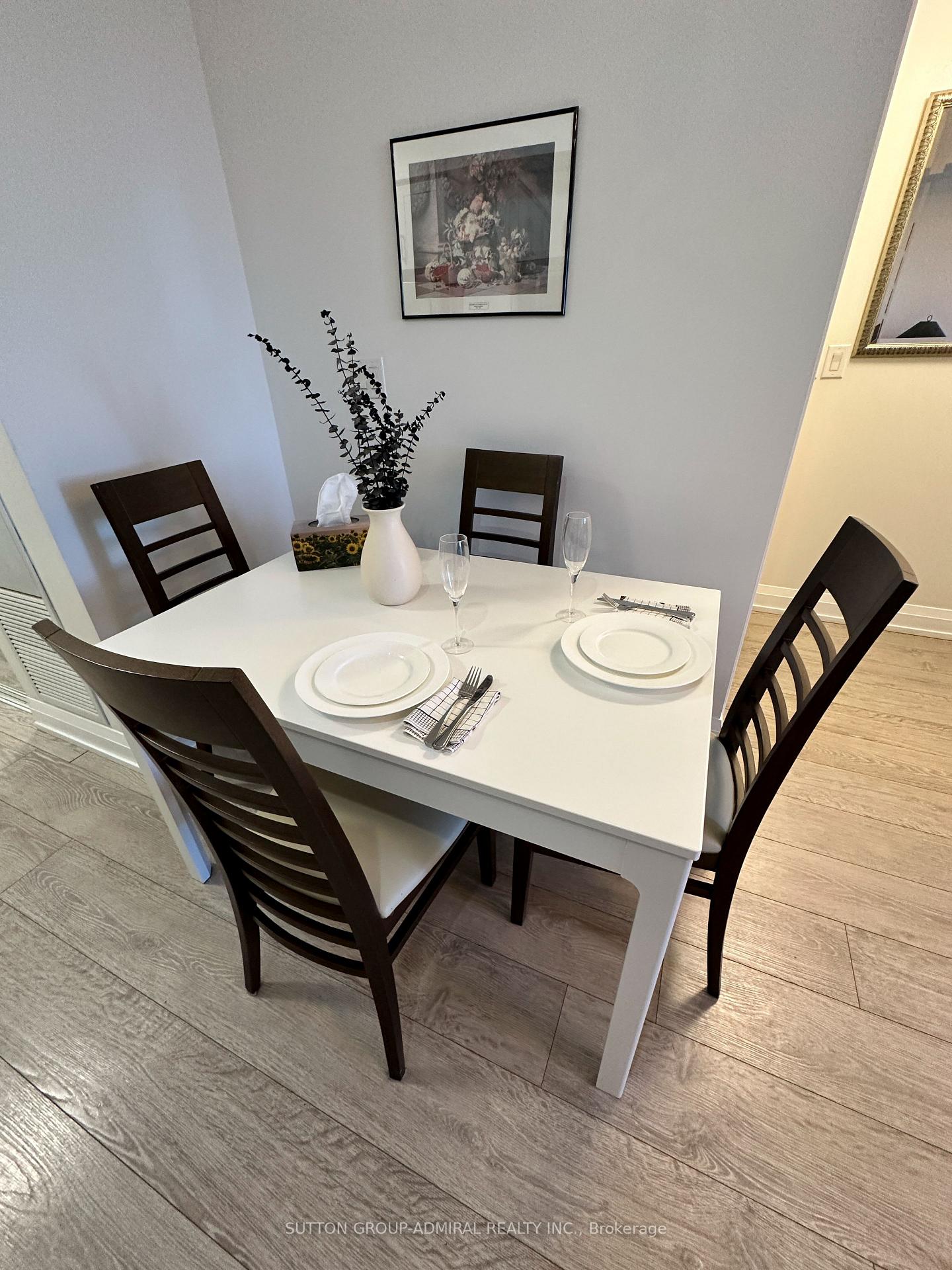 Photo 7 of Unit 1728, 7161 Yonge Street, Markham, Thornhill — HOMEH