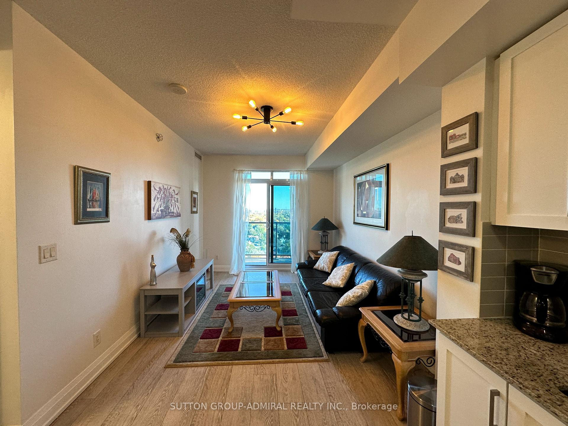 Photo 8 of Unit 1728, 7161 Yonge Street, Markham, Thornhill — HOMEH