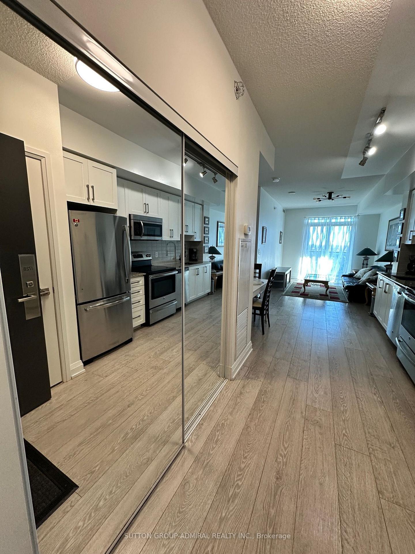 Photo 10 of Unit 1728, 7161 Yonge Street, Markham, Thornhill — HOMEH
