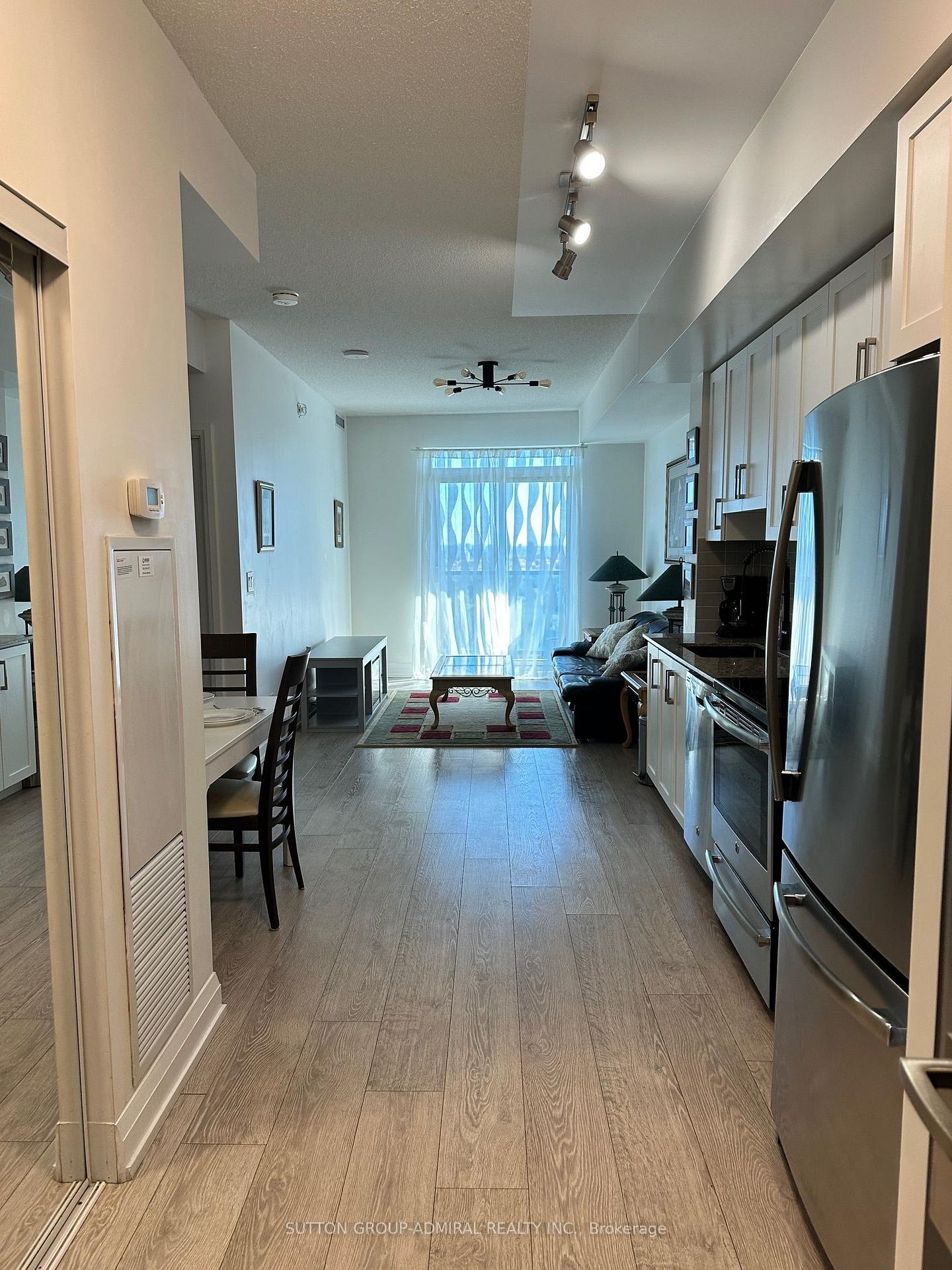 Photo 12 of Unit 1728, 7161 Yonge Street, Markham, Thornhill — HOMEH