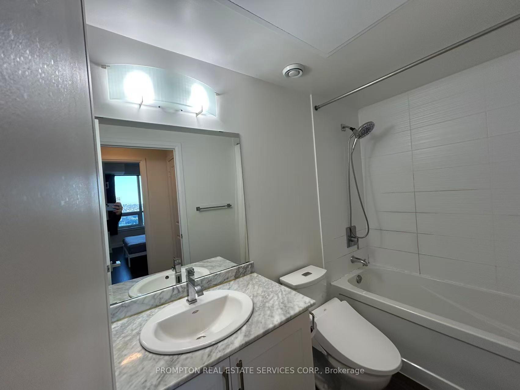 Photo 14 of Unit 2110, 7171 Yonge Street, Markham, Thornhill — HOMEH