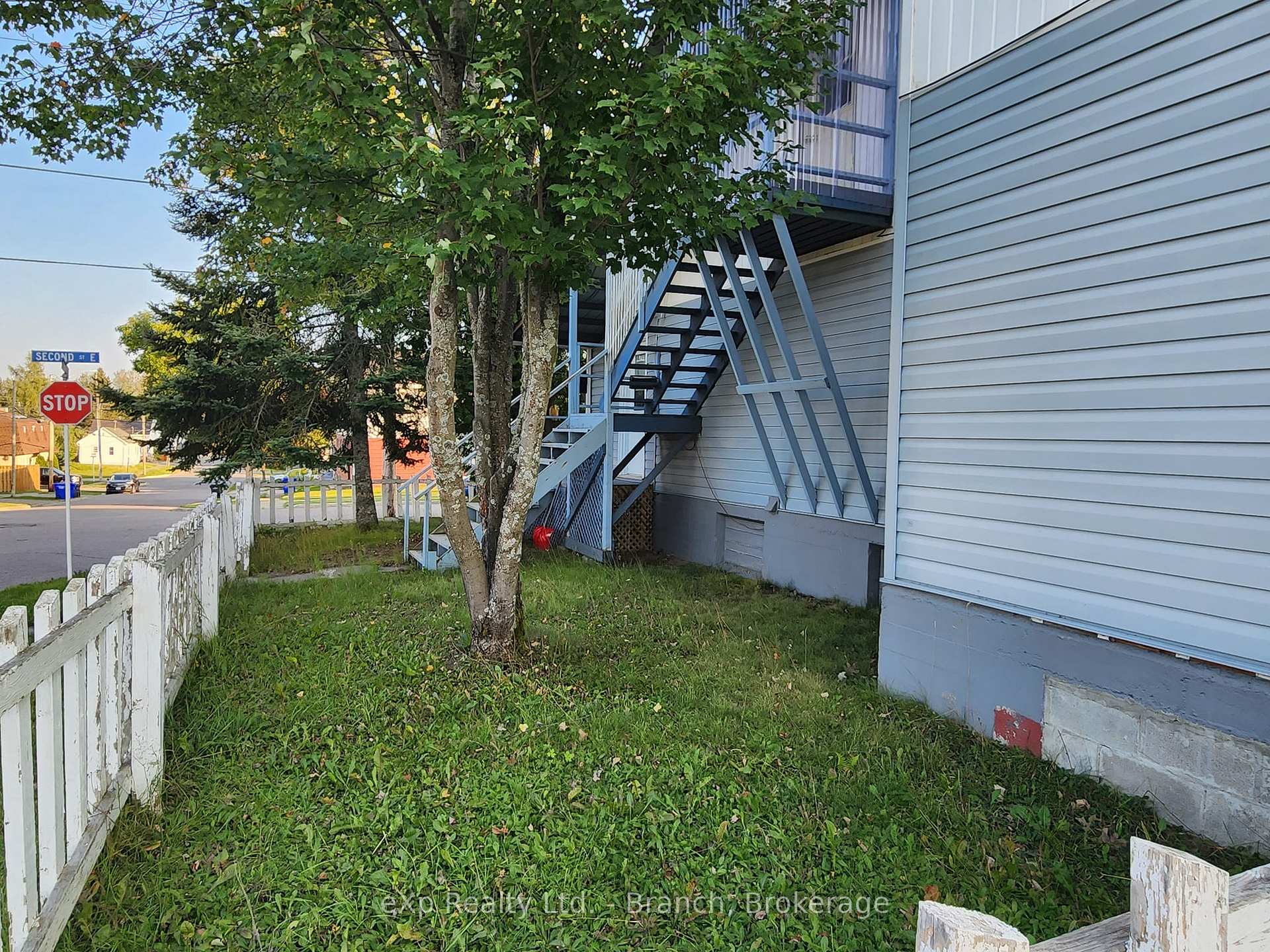 Photo 4 of 58 Second Street E, Kirkland Lake — HOMEH
