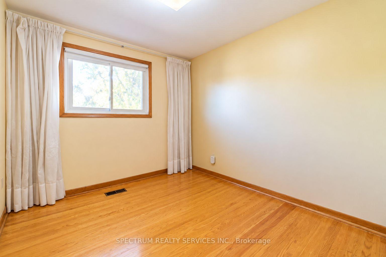 Photo 16 of 42 Berkham Road, Scarborough, Woburn — HOMEH