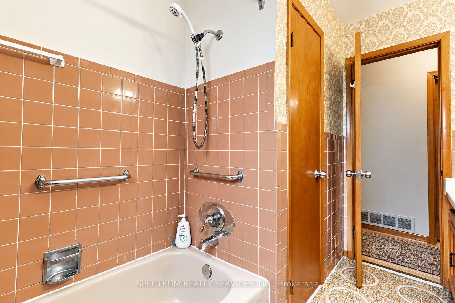 Photo 17 of 42 Berkham Road, Scarborough, Woburn — HOMEH
