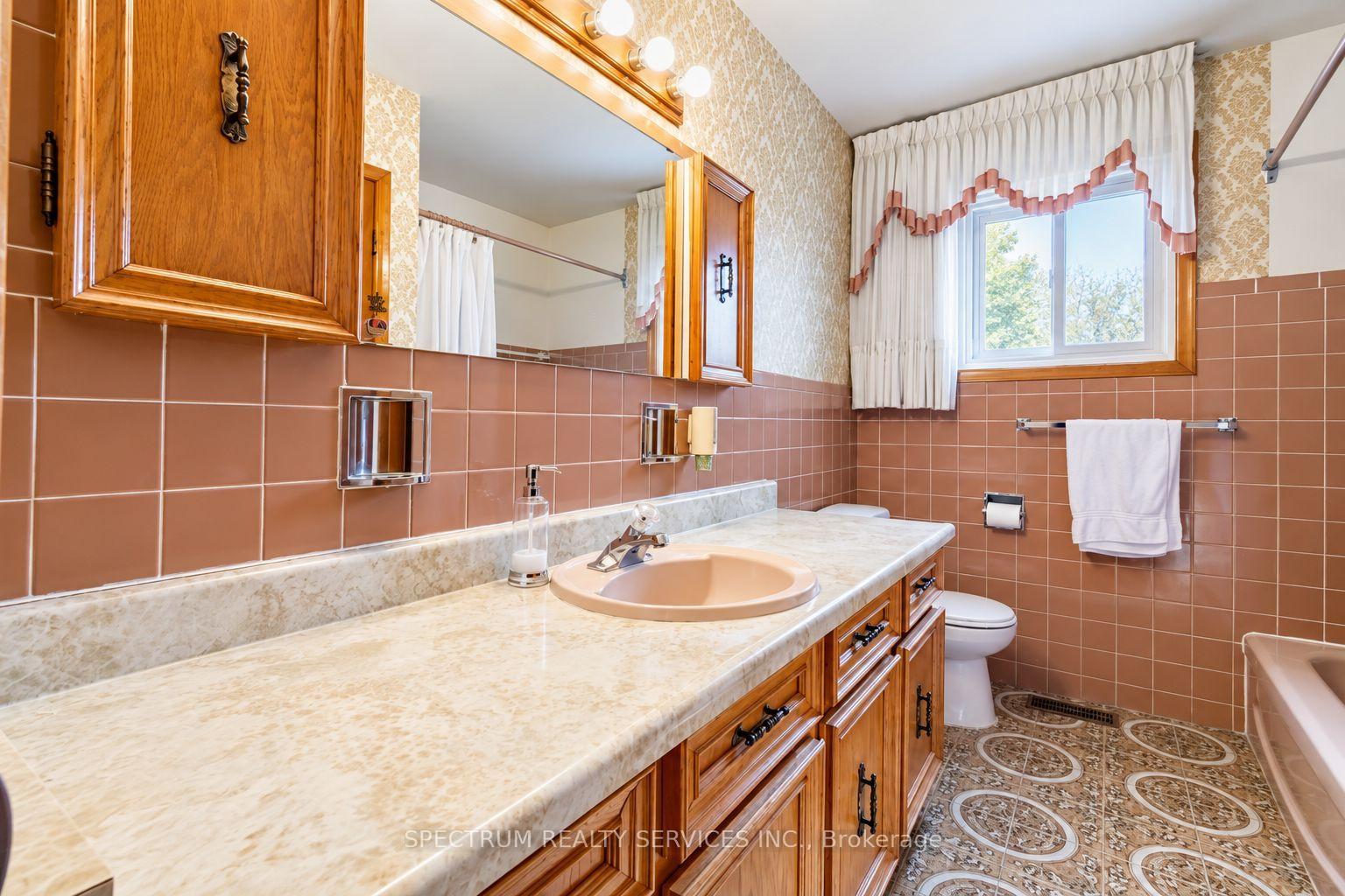 Photo 18 of 42 Berkham Road, Scarborough, Woburn — HOMEH