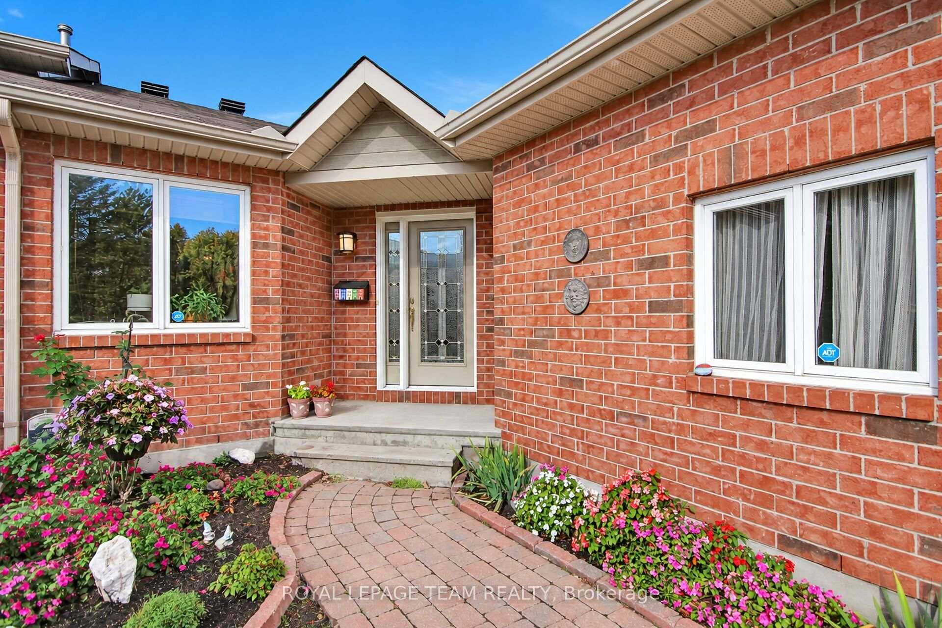 Photo 3 of 85 Quinterra Court, Ottawa, Quinterra — HOMEH