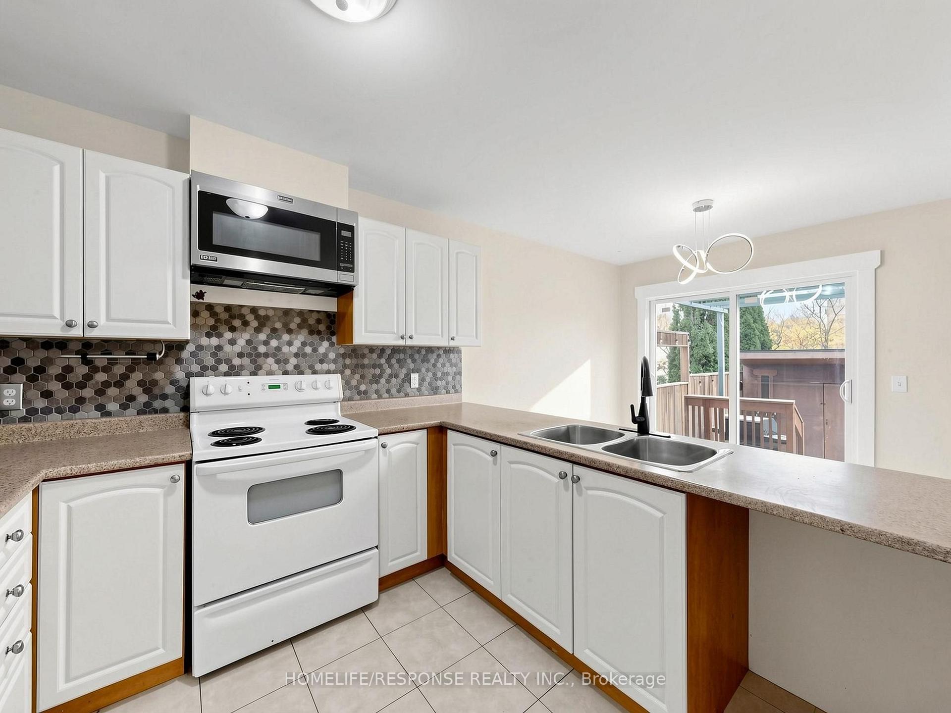 Photo 12 of Unit 32, 800 West Ridge Boulevard, Orillia — HOMEH