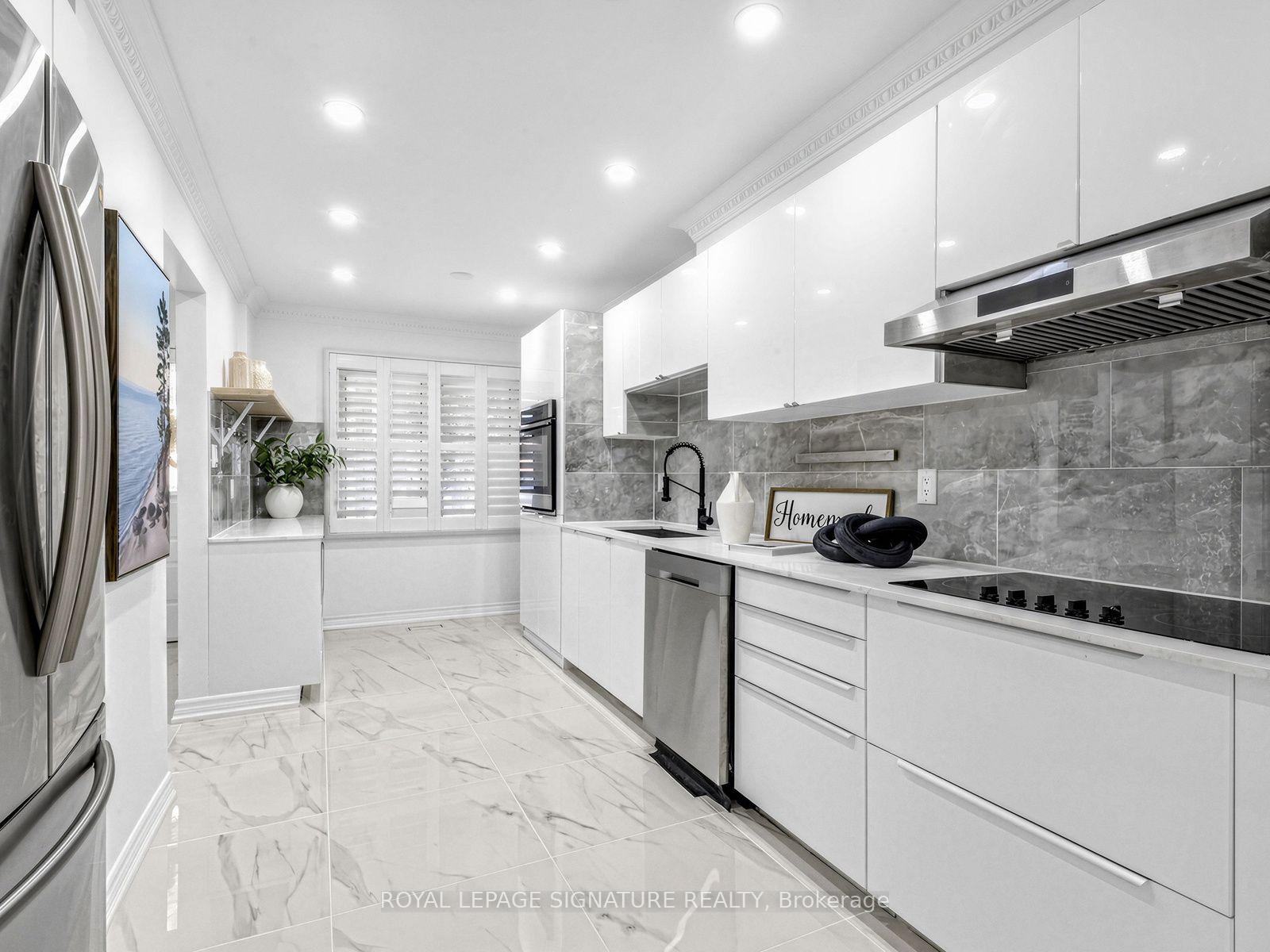 Photo 16 of 12 Strathmore Drive, Markham, Raymerville — HOMEH