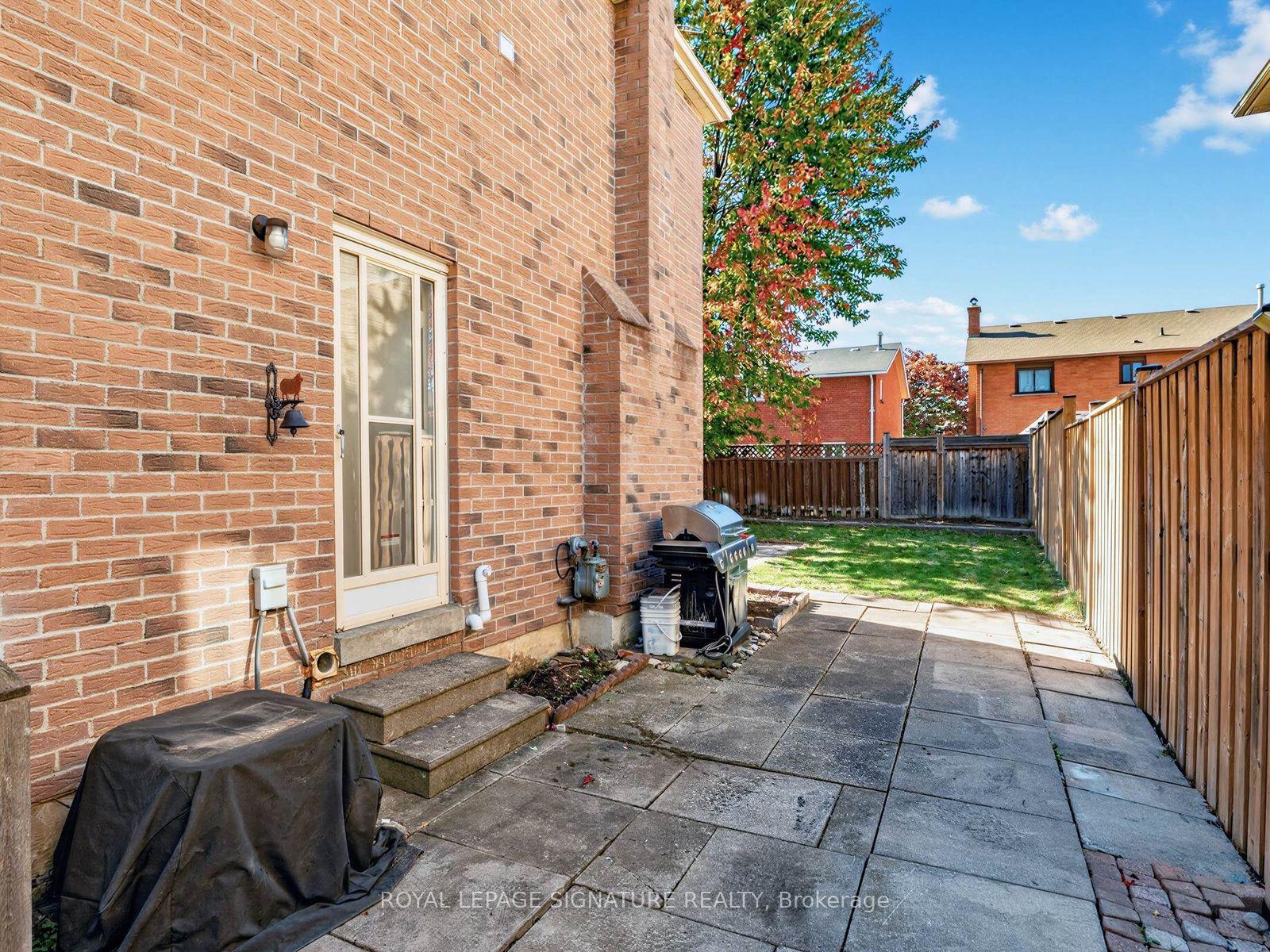 Photo 38 of 12 Strathmore Drive, Markham, Raymerville — HOMEH