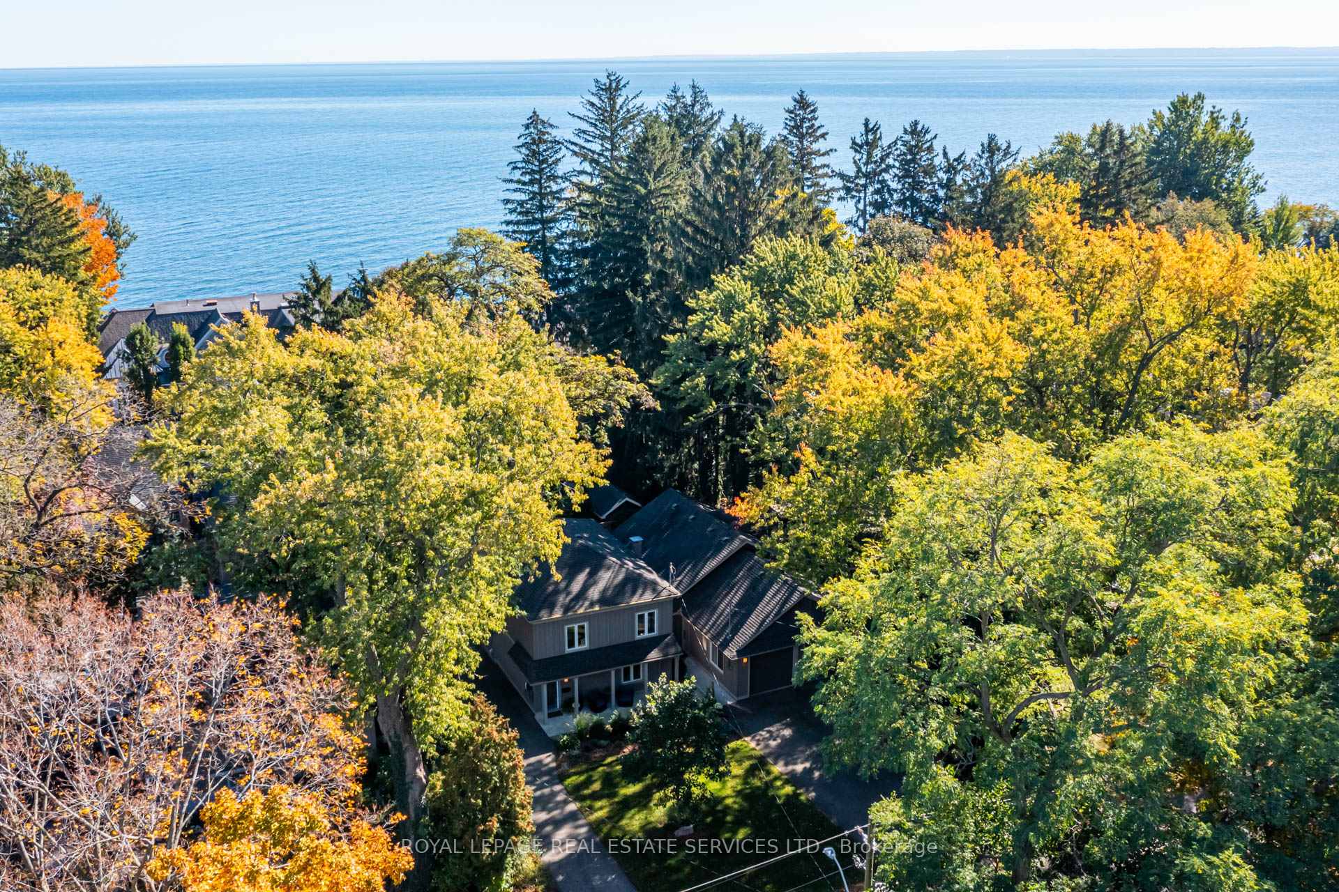 Photo 4 of 3052 Seneca Drive, Oakville, Bronte — HOMEH