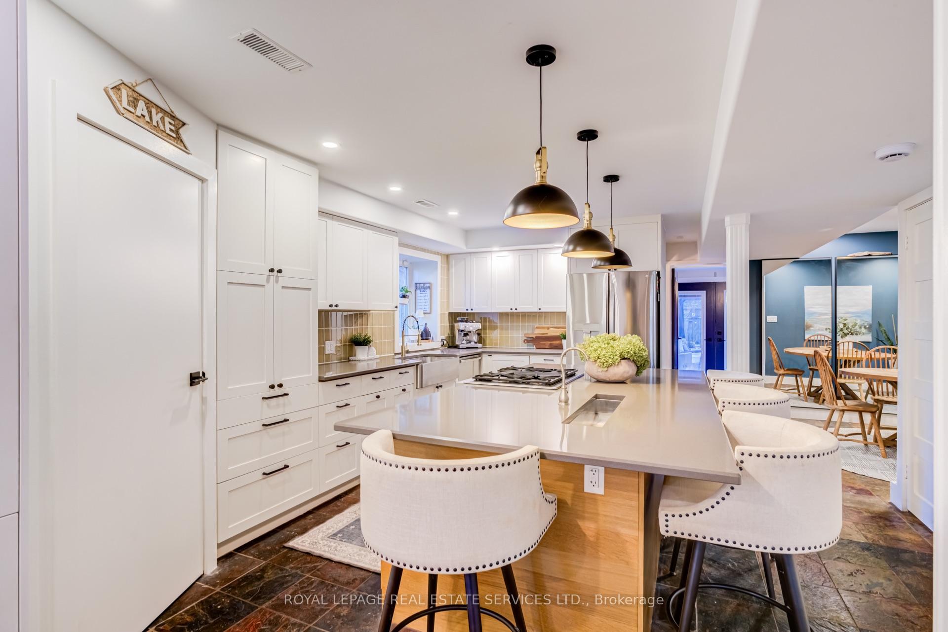 Photo 11 of 3052 Seneca Drive, Oakville, Bronte — HOMEH