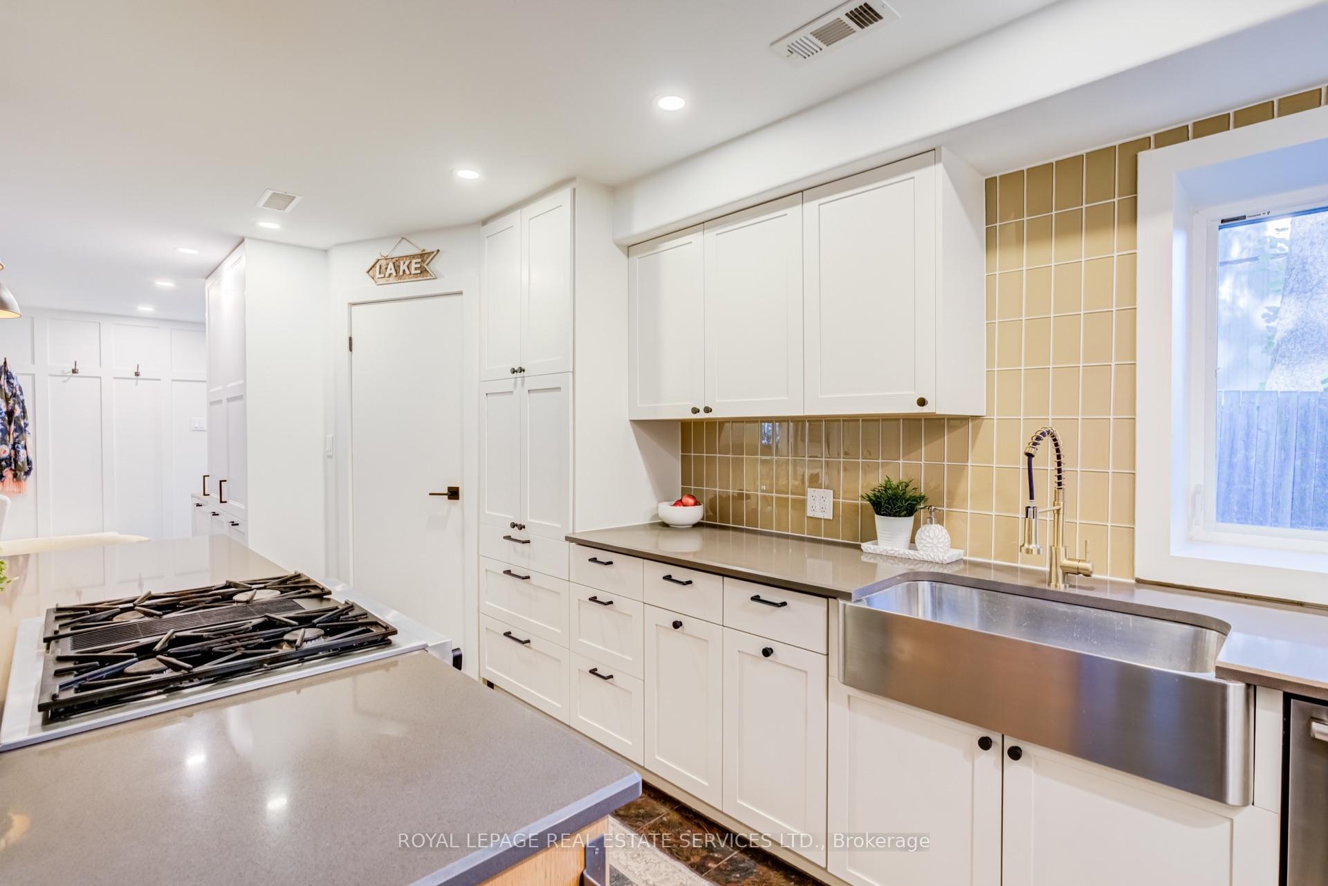 Photo 12 of 3052 Seneca Drive, Oakville, Bronte — HOMEH