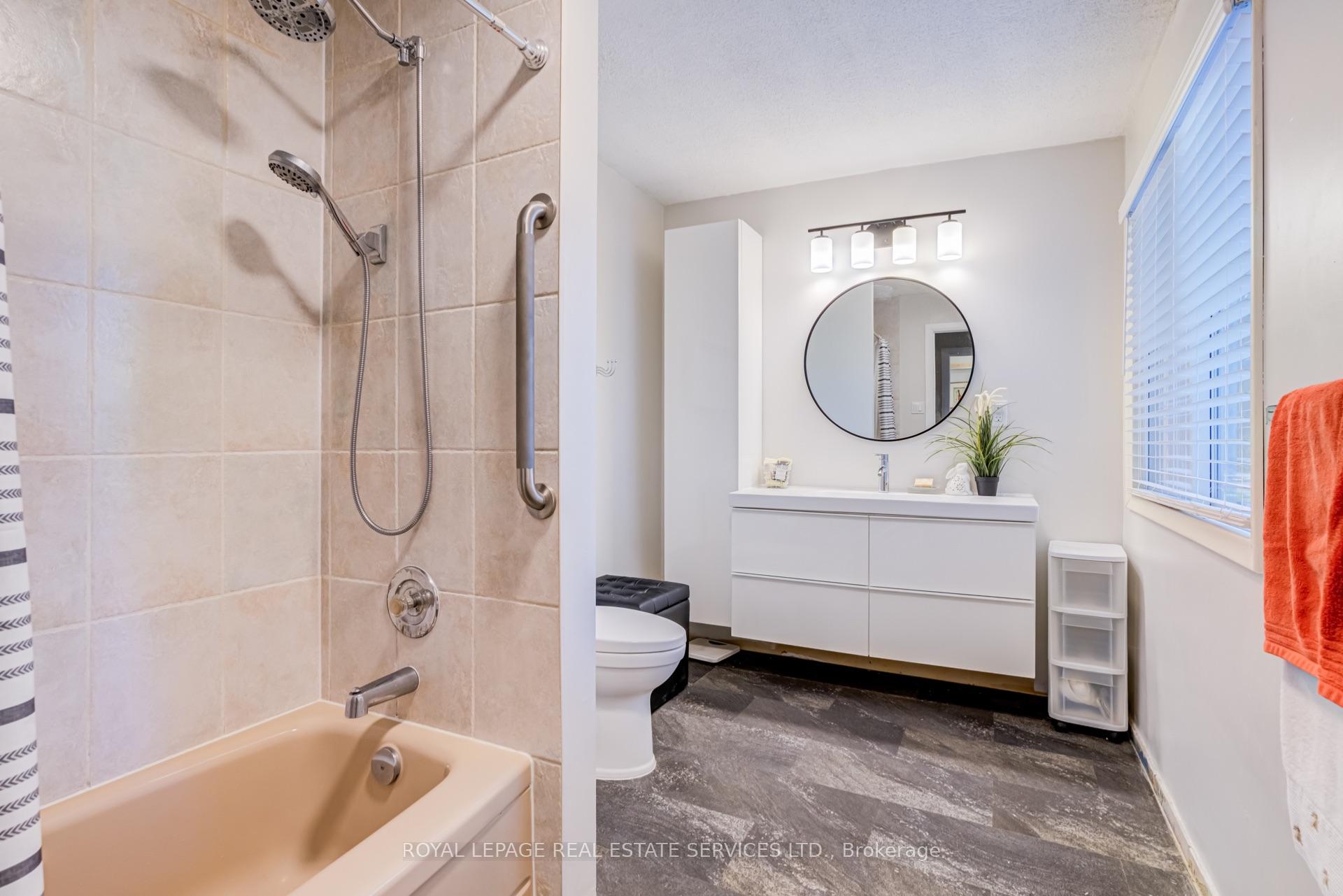 Photo 41 of 3052 Seneca Drive, Oakville, Bronte — HOMEH