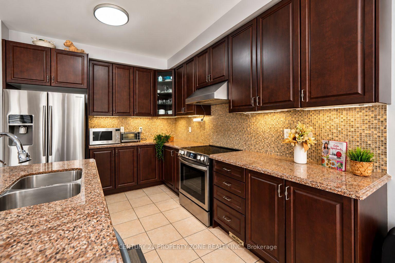 Photo 11 of 27 Sliprock Crescent, Brampton, Credit Valley — HOMEH