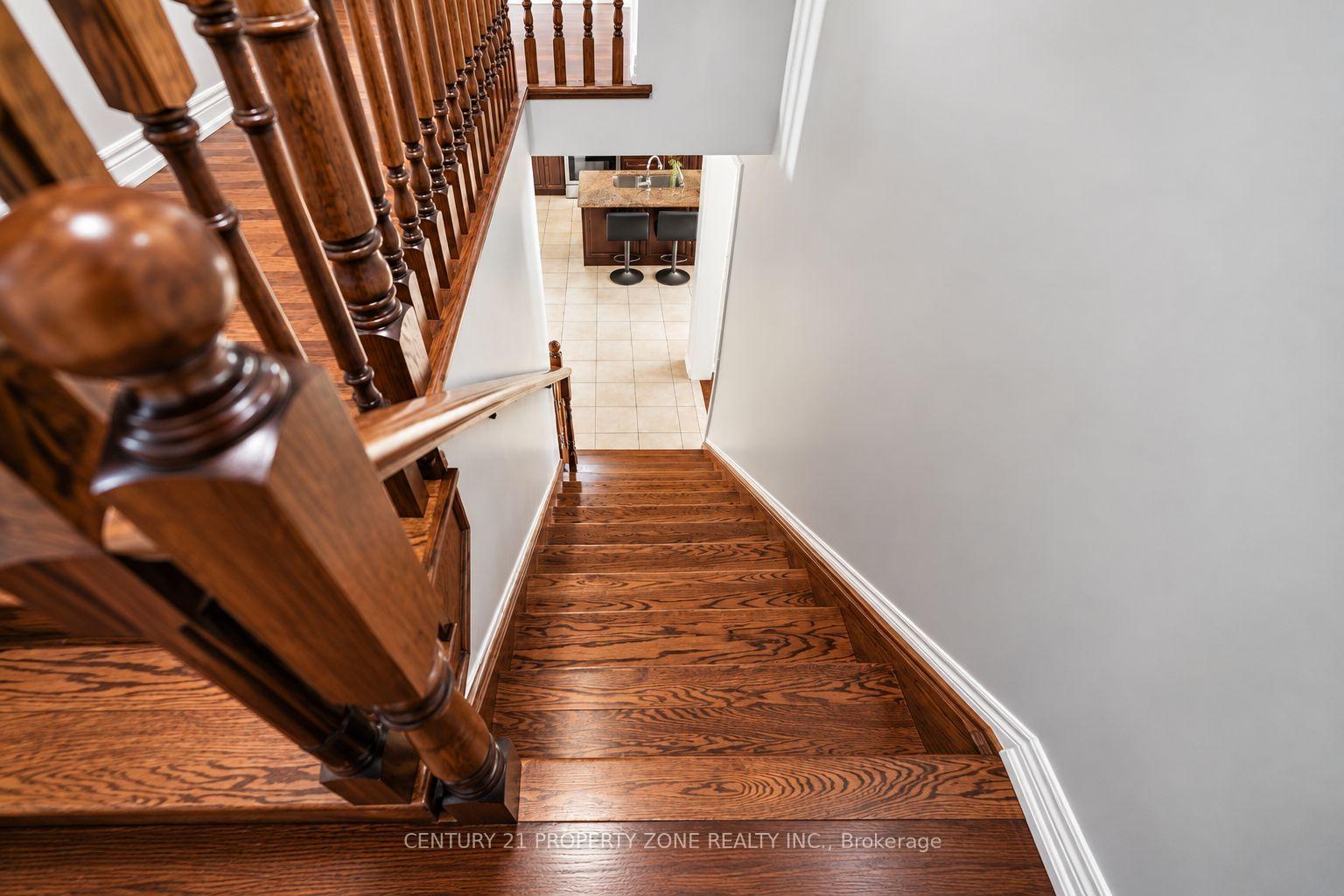 Photo 17 of 27 Sliprock Crescent, Brampton, Credit Valley — HOMEH