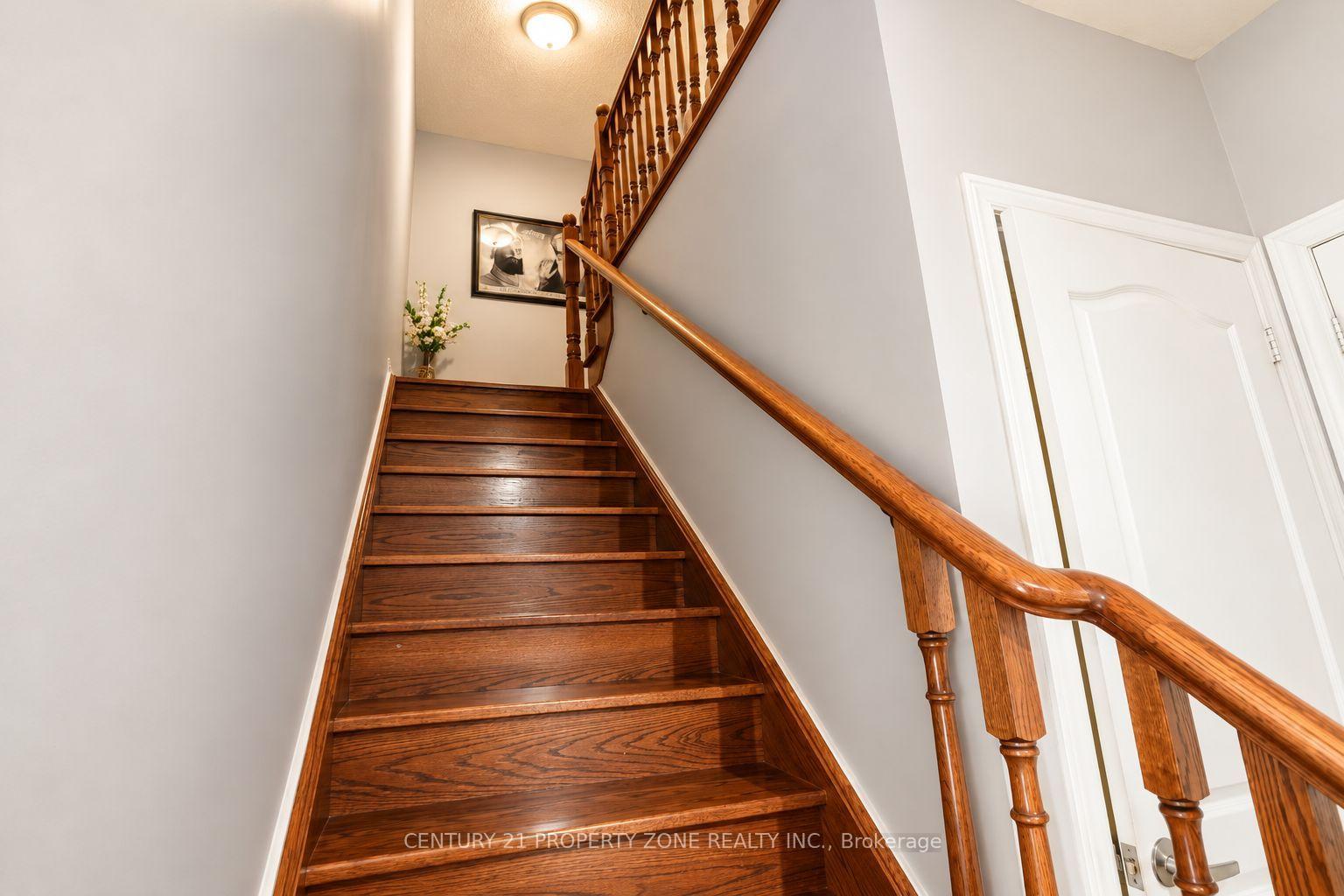 Photo 18 of 27 Sliprock Crescent, Brampton, Credit Valley — HOMEH