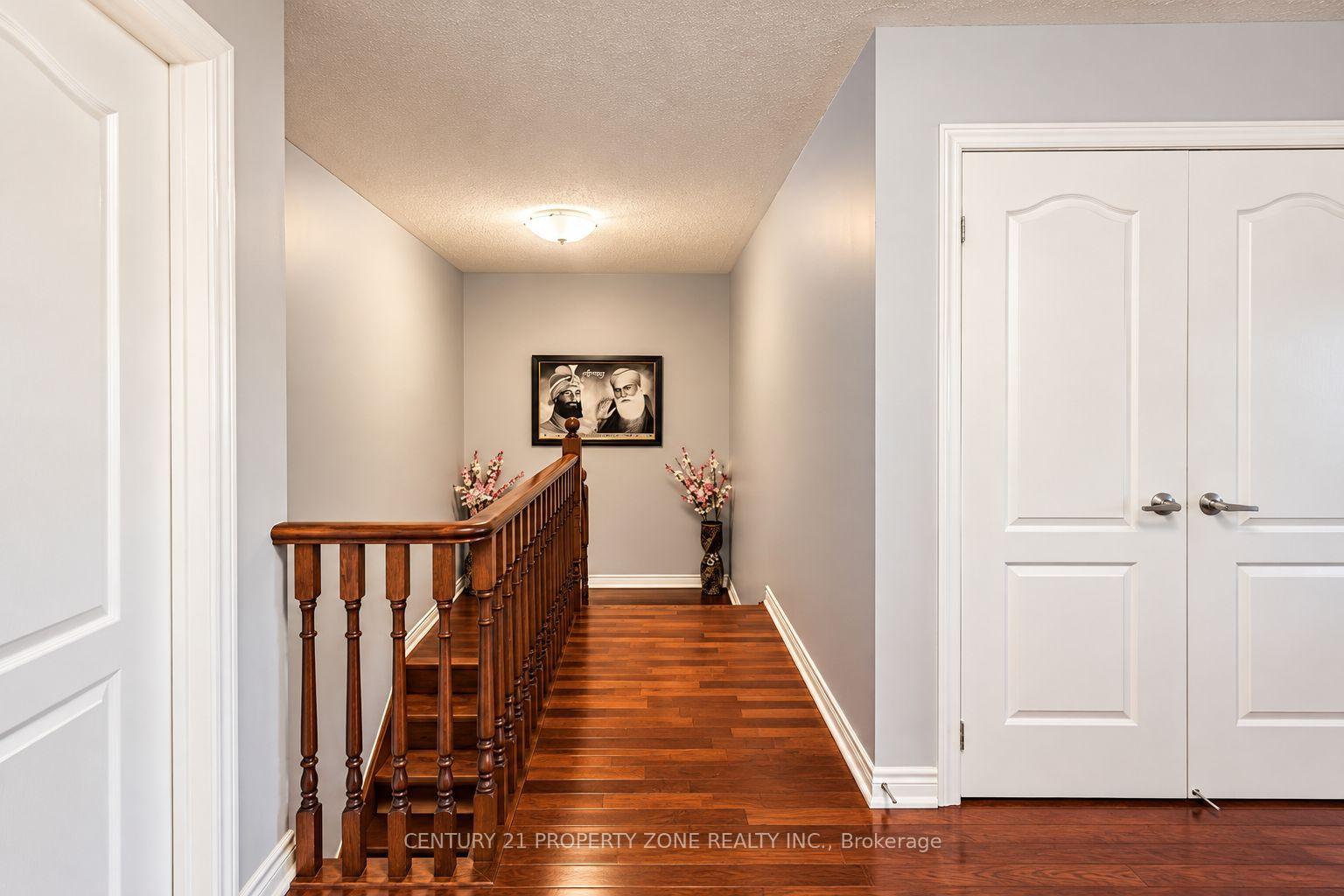 Photo 19 of 27 Sliprock Crescent, Brampton, Credit Valley — HOMEH