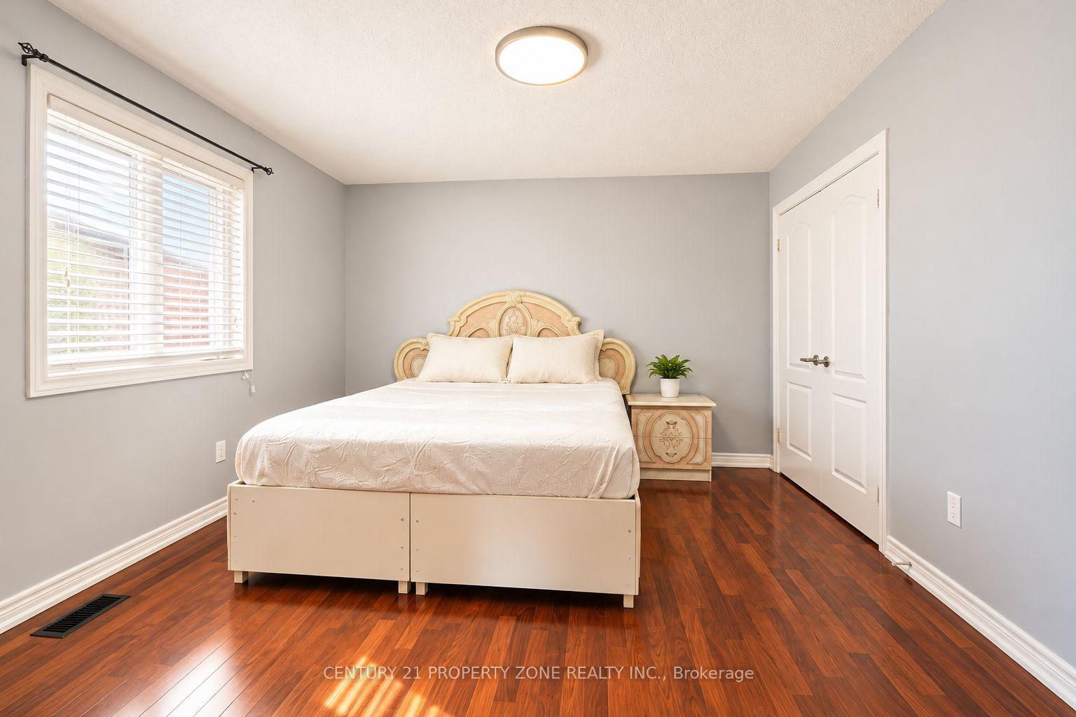 Photo 37 of 27 Sliprock Crescent, Brampton, Credit Valley — HOMEH