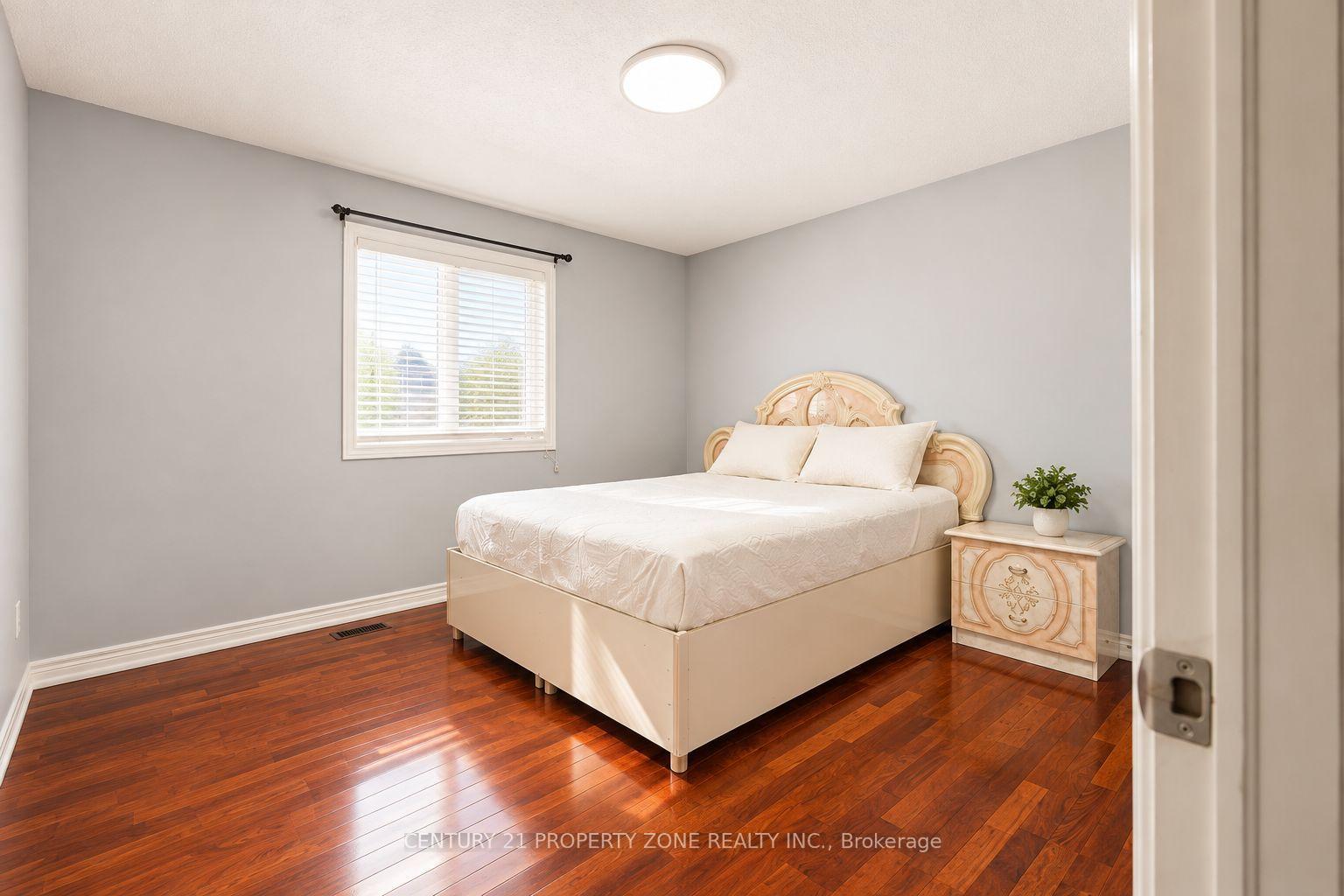 Photo 38 of 27 Sliprock Crescent, Brampton, Credit Valley — HOMEH