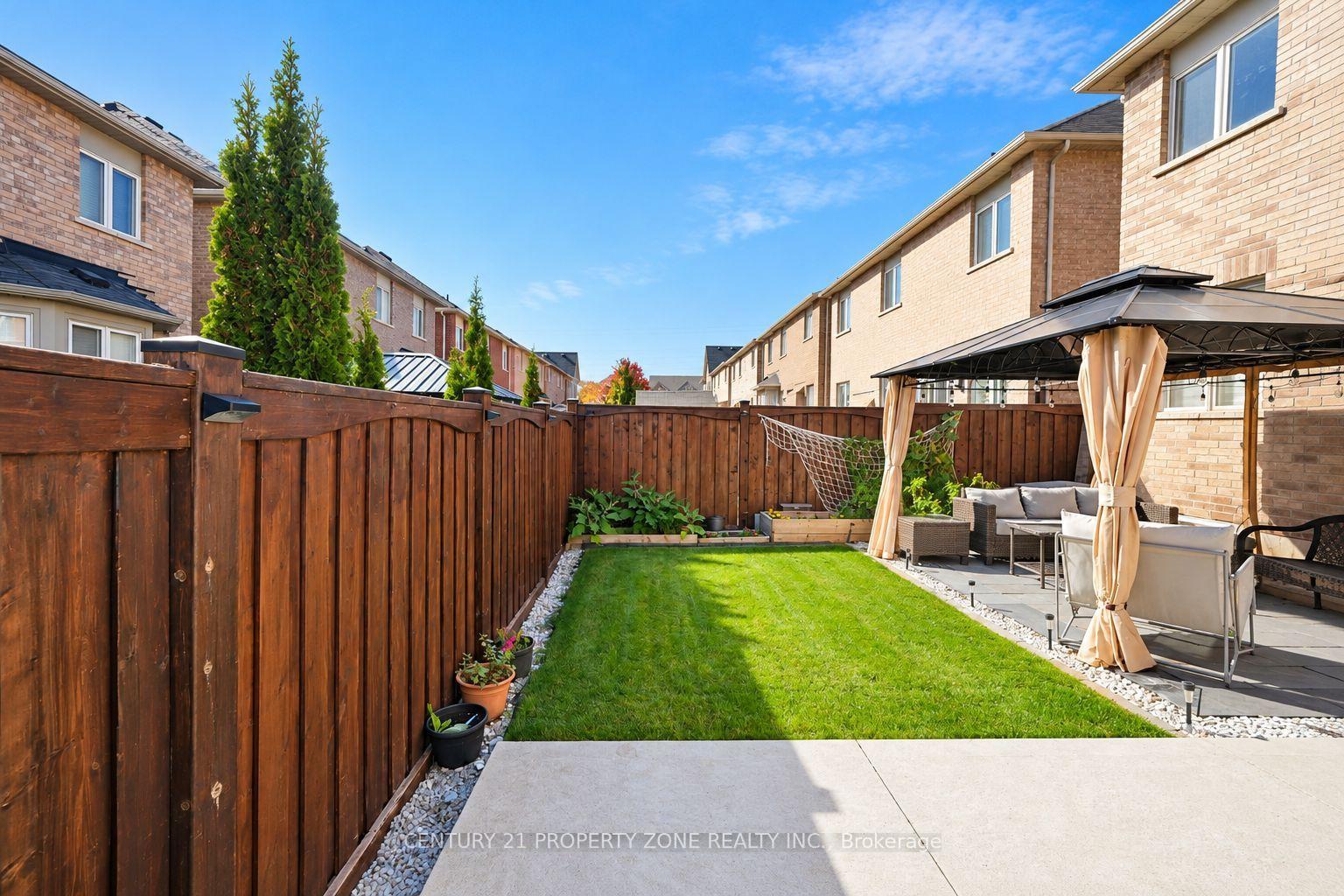 Photo 43 of 27 Sliprock Crescent, Brampton, Credit Valley — HOMEH