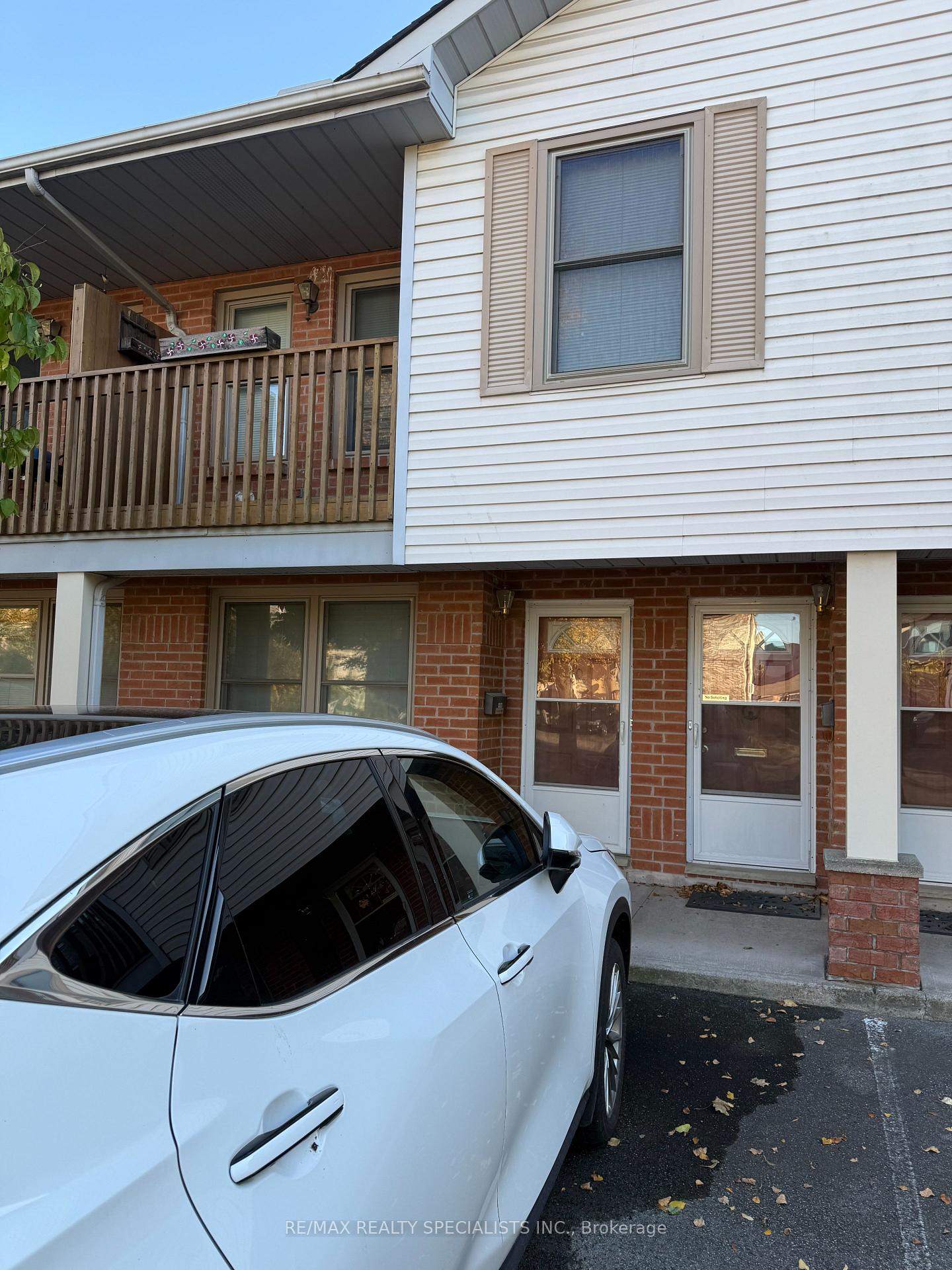 Photo 1 of Unit 208, 2 Walnut Street, St. Catharines, Oakdale — HOMEH