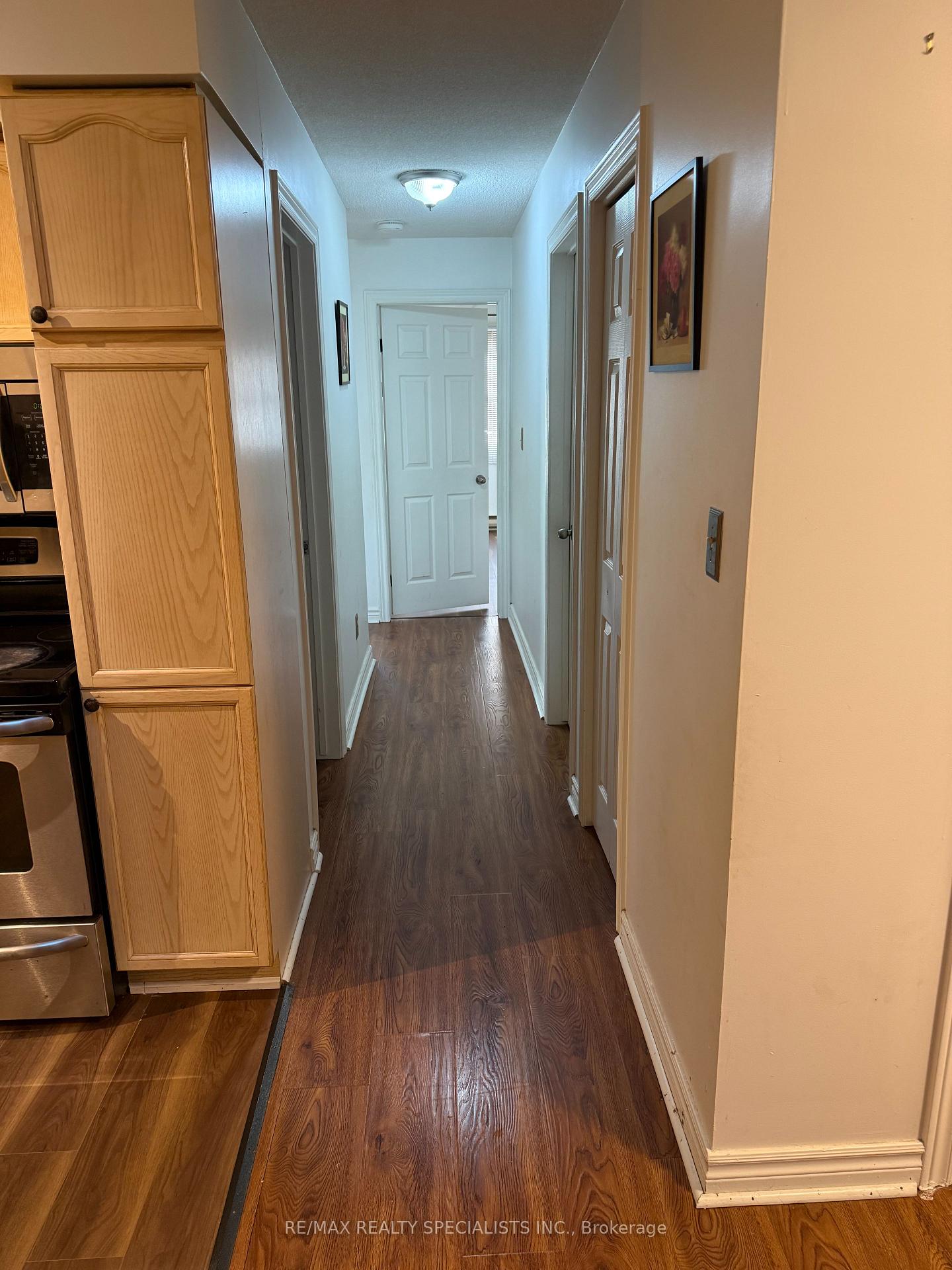 Photo 7 of Unit 208, 2 Walnut Street, St. Catharines, Oakdale — HOMEH