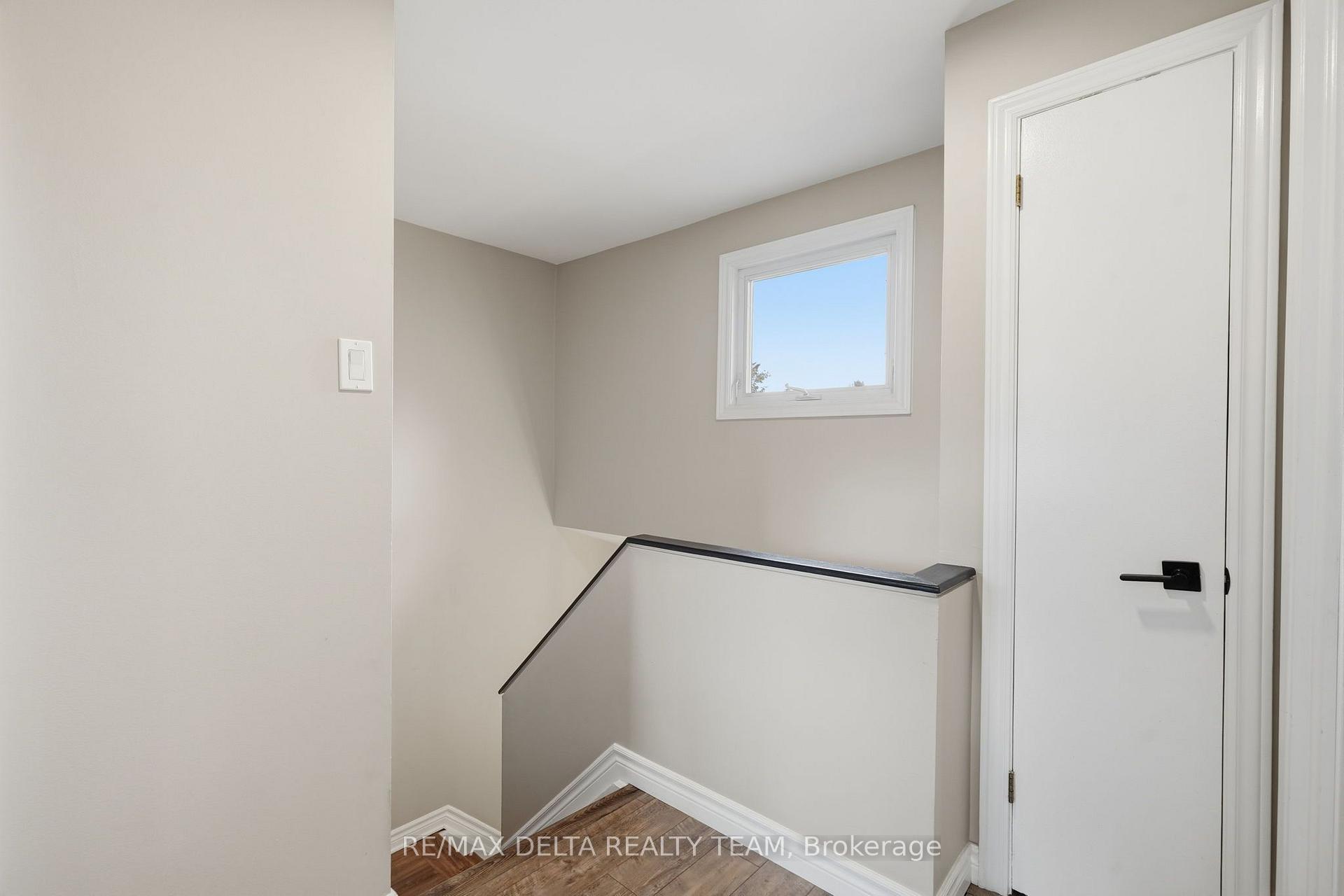 Photo 12 of 6917 Bilberry Drive, Ottawa, Convent Glen North — HOMEH