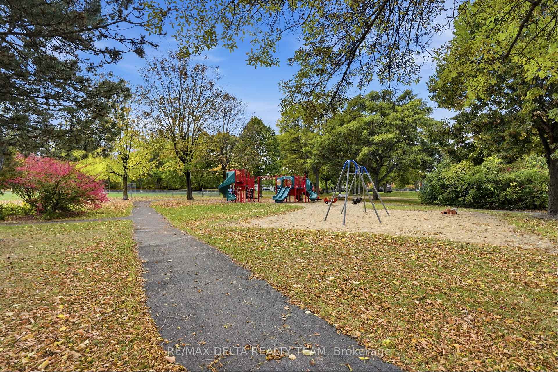 Photo 22 of 6917 Bilberry Drive, Ottawa, Convent Glen North — HOMEH
