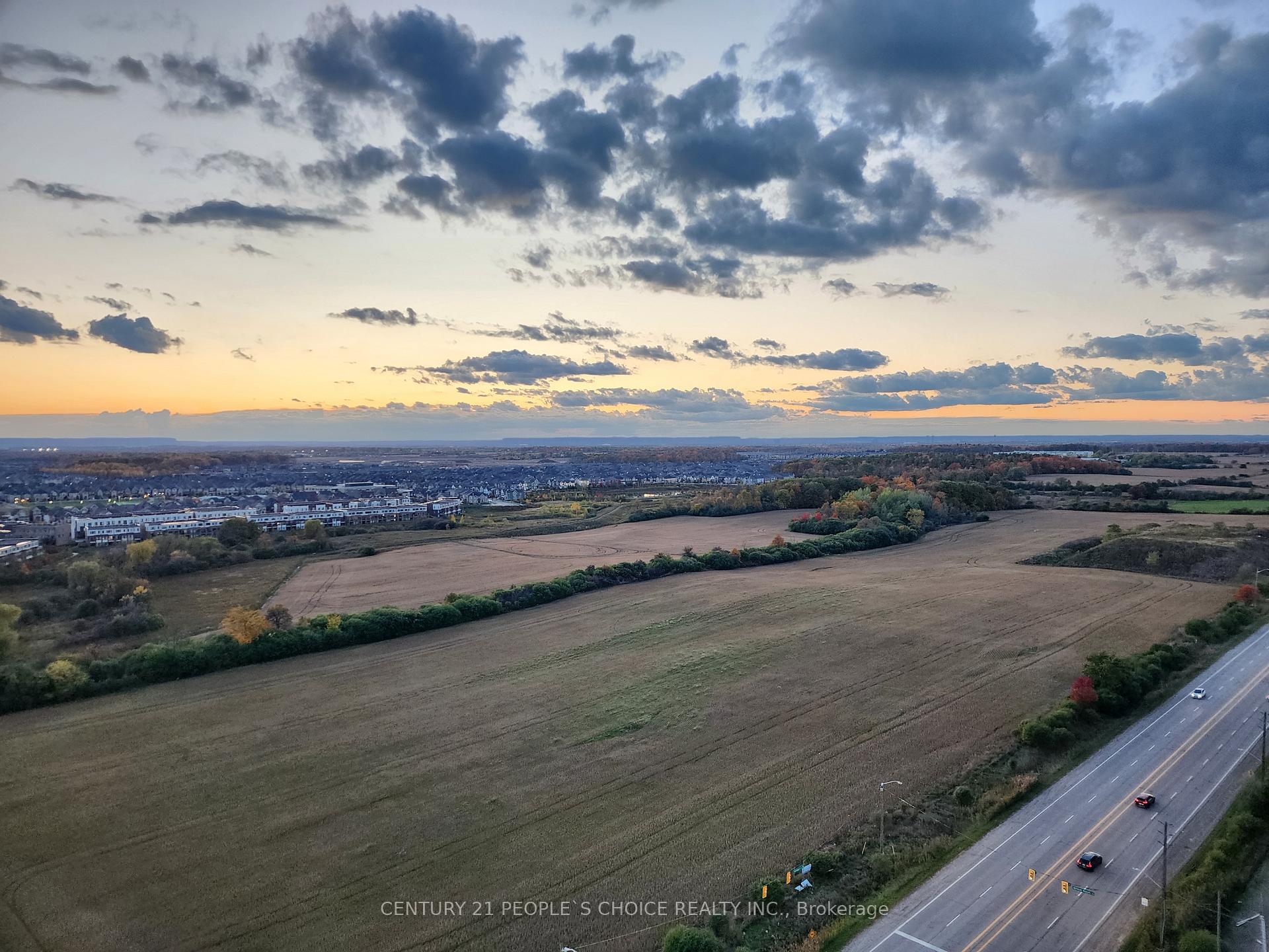 Photo 9 of Unit 2004, 3079 Trafalgar Road, Oakville, Joshua Meadows — HOMEH