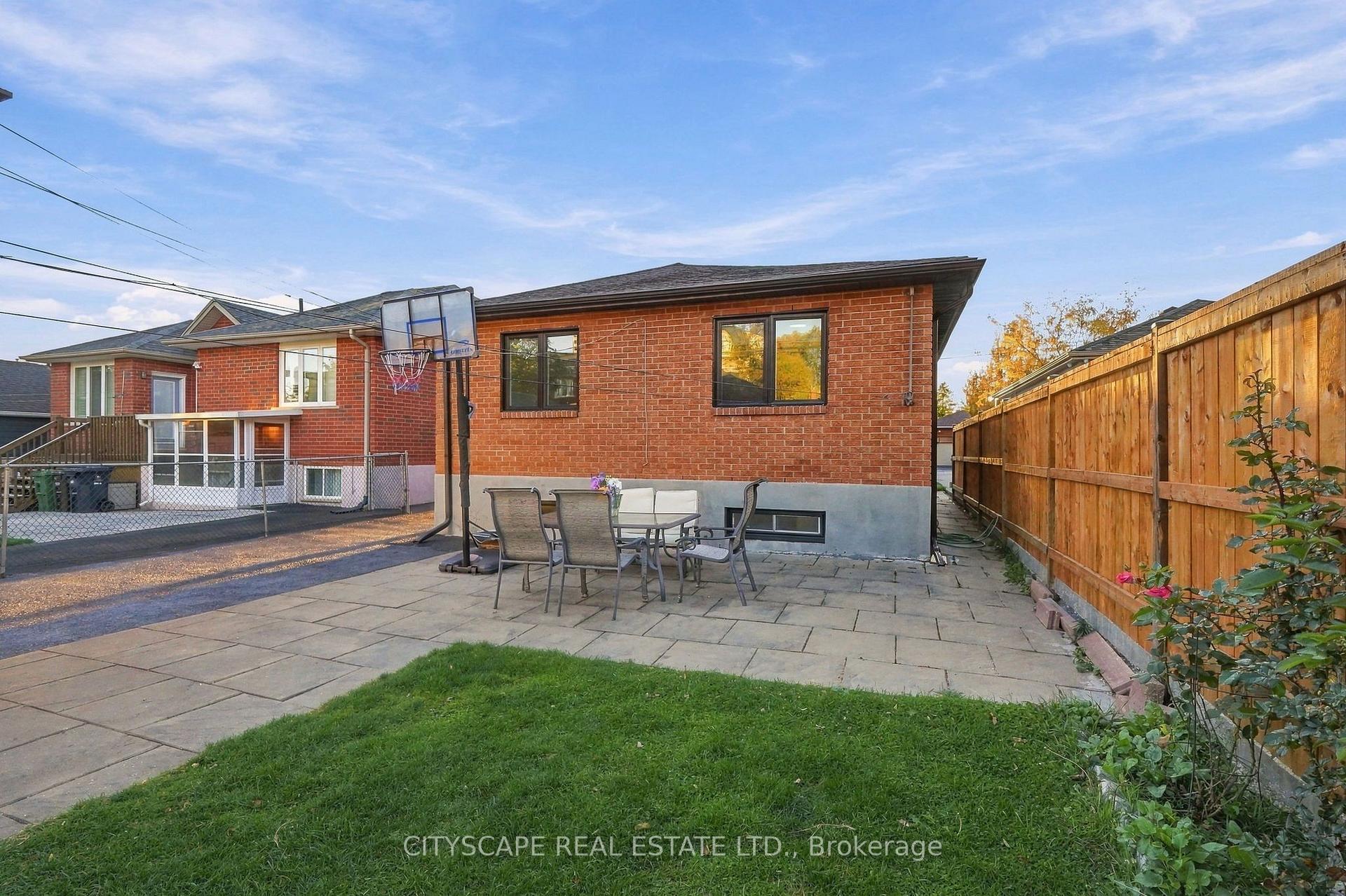 Photo 48 of 57 O'Donnell Avenue, Etobicoke, Mimico — HOMEH