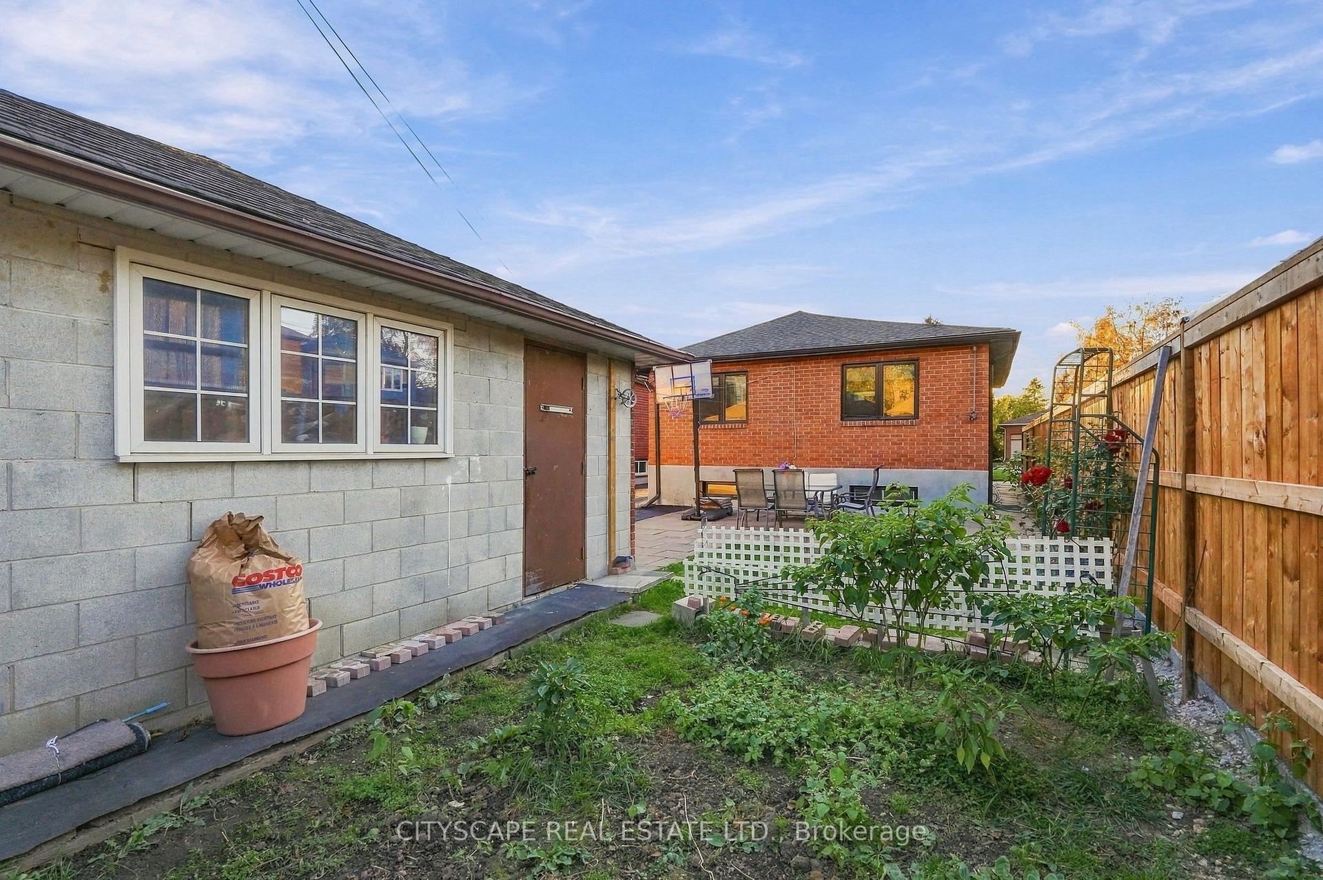 Photo 50 of 57 O'Donnell Avenue, Etobicoke, Mimico — HOMEH