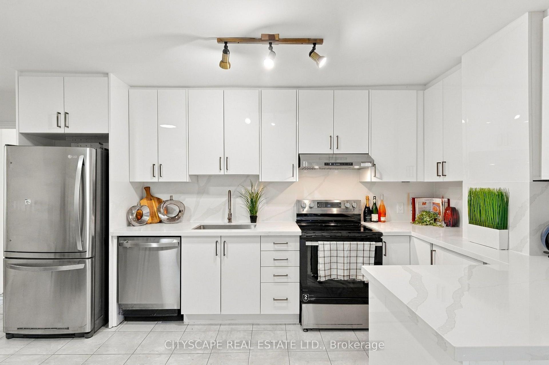 Photo 10 of 57 O'Donnell Avenue, Etobicoke, Mimico — HOMEH