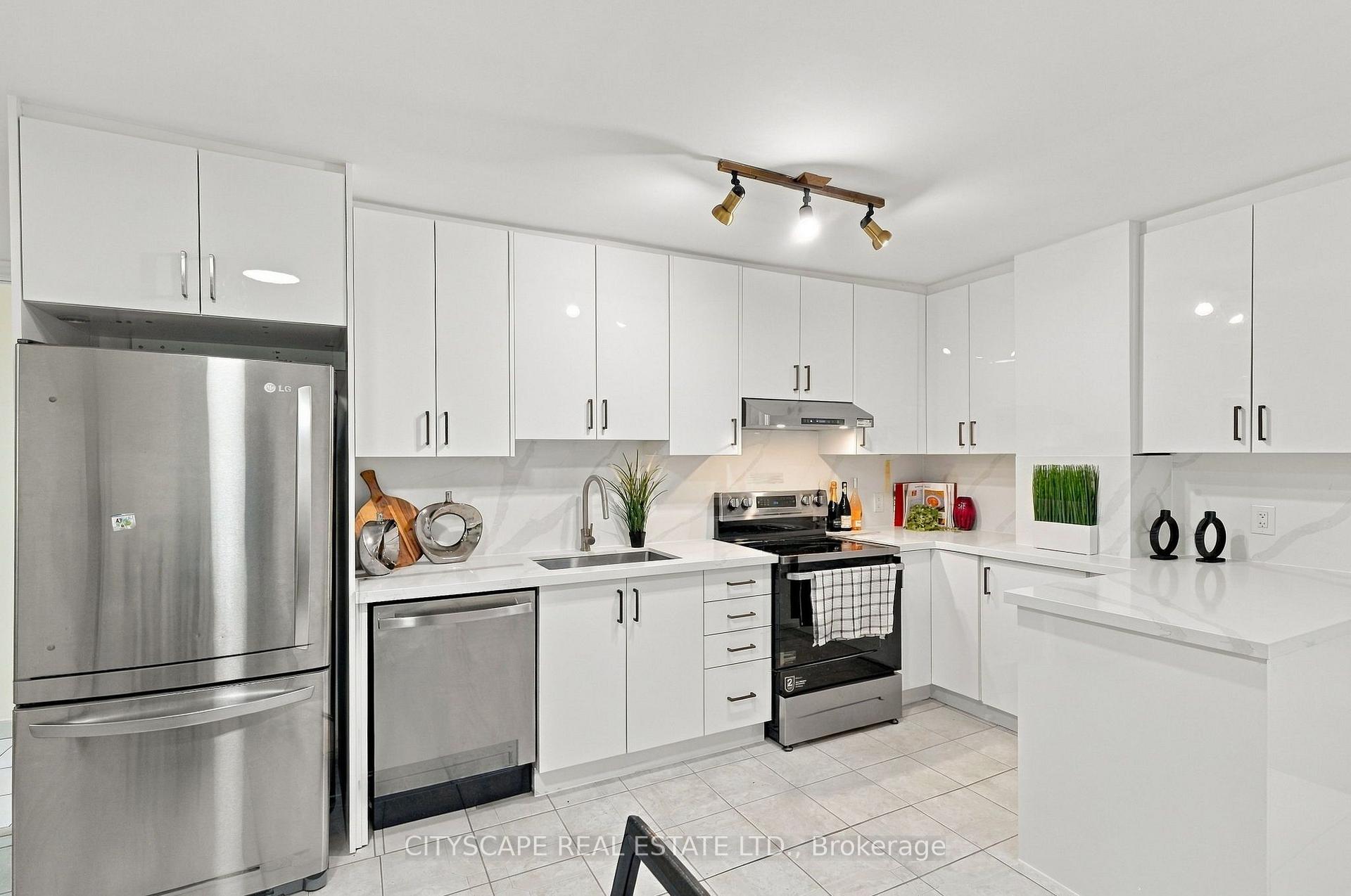 Photo 12 of 57 O'Donnell Avenue, Etobicoke, Mimico — HOMEH