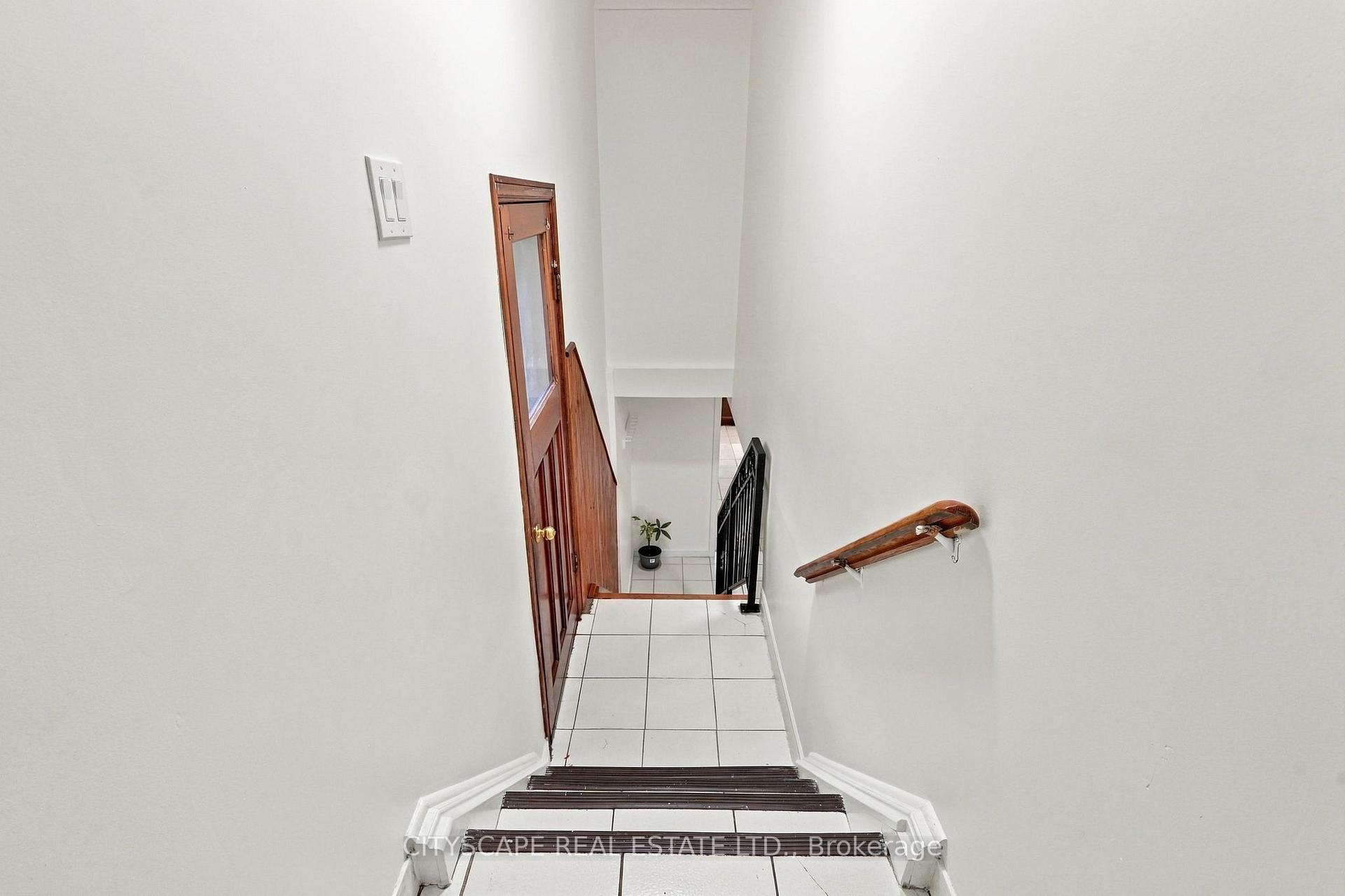 Photo 26 of 57 O'Donnell Avenue, Etobicoke, Mimico — HOMEH