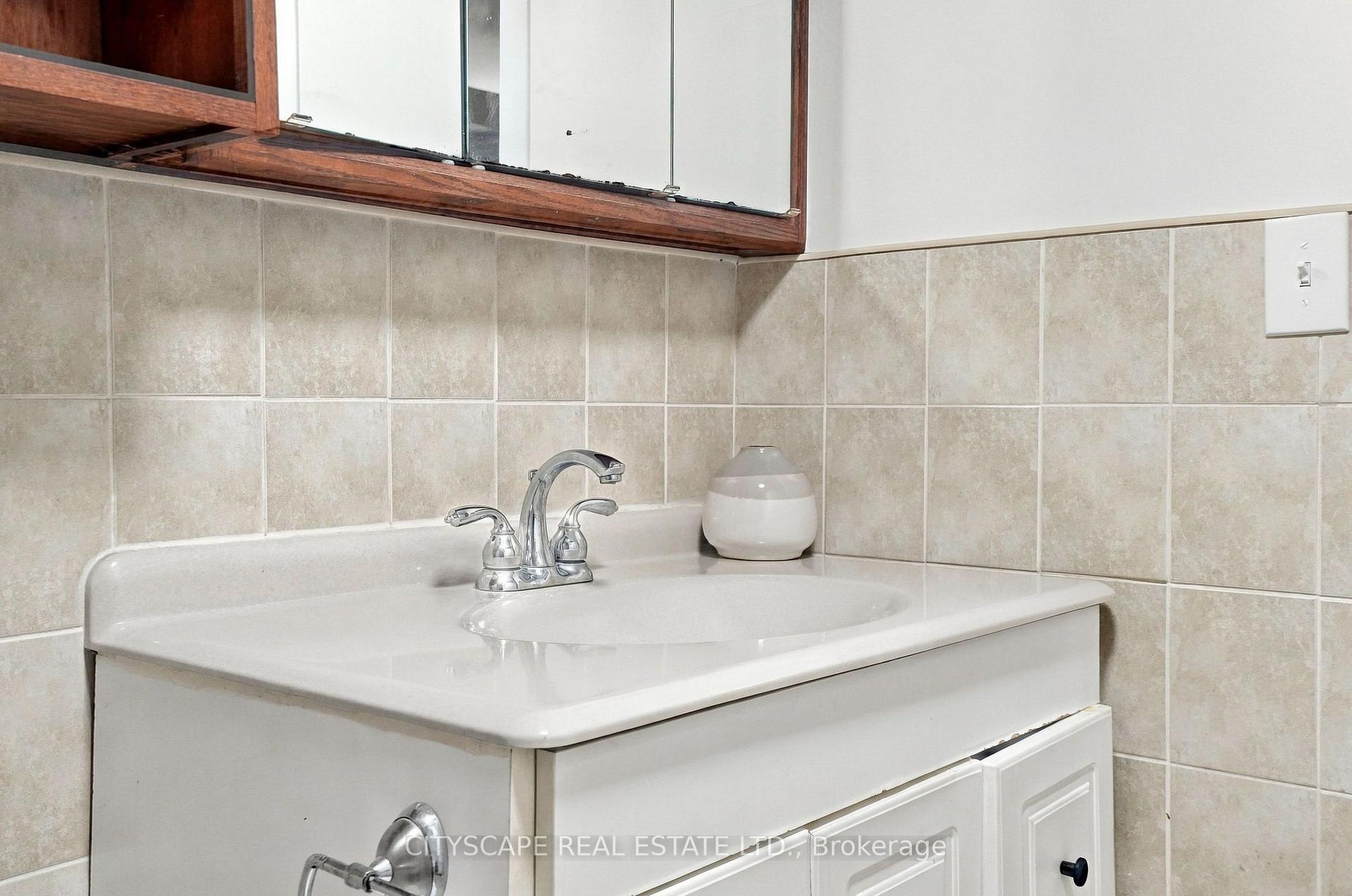 Photo 43 of 57 O'Donnell Avenue, Etobicoke, Mimico — HOMEH